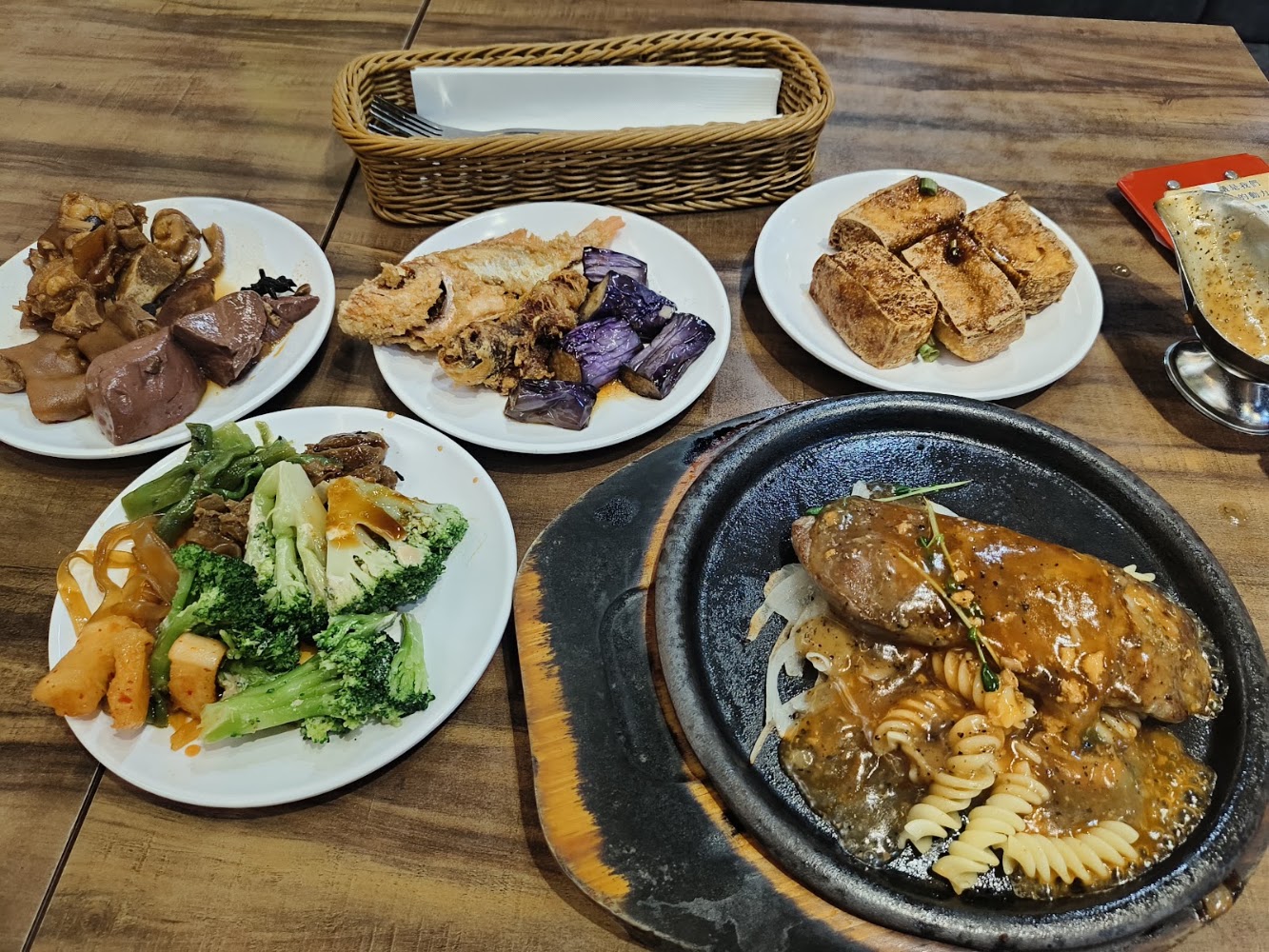 中和旗艦店排餐與配菜