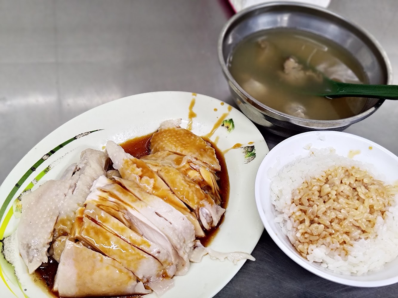 白斬雞切盤與雞油飯