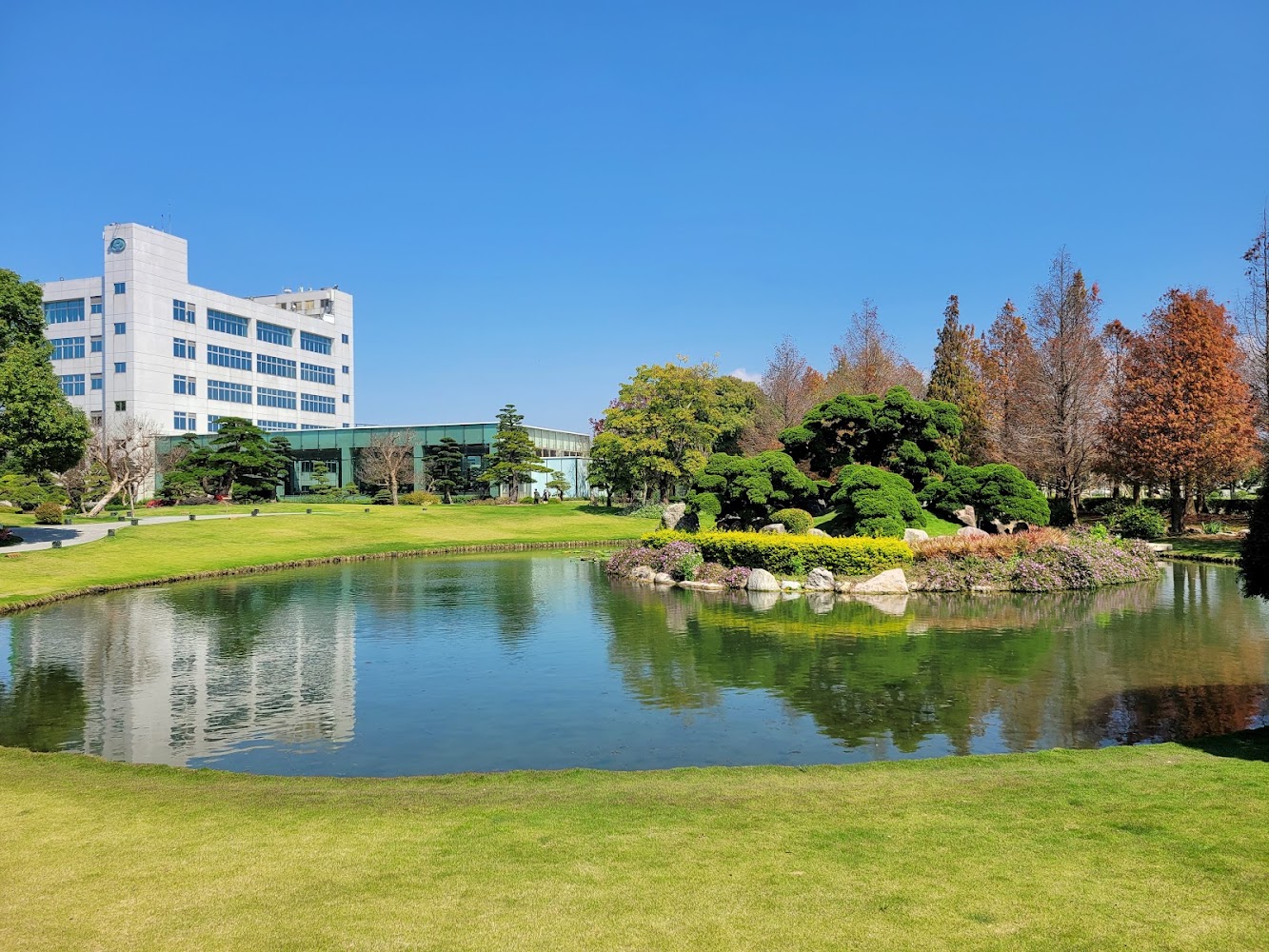 成美文化園池塘草地景觀