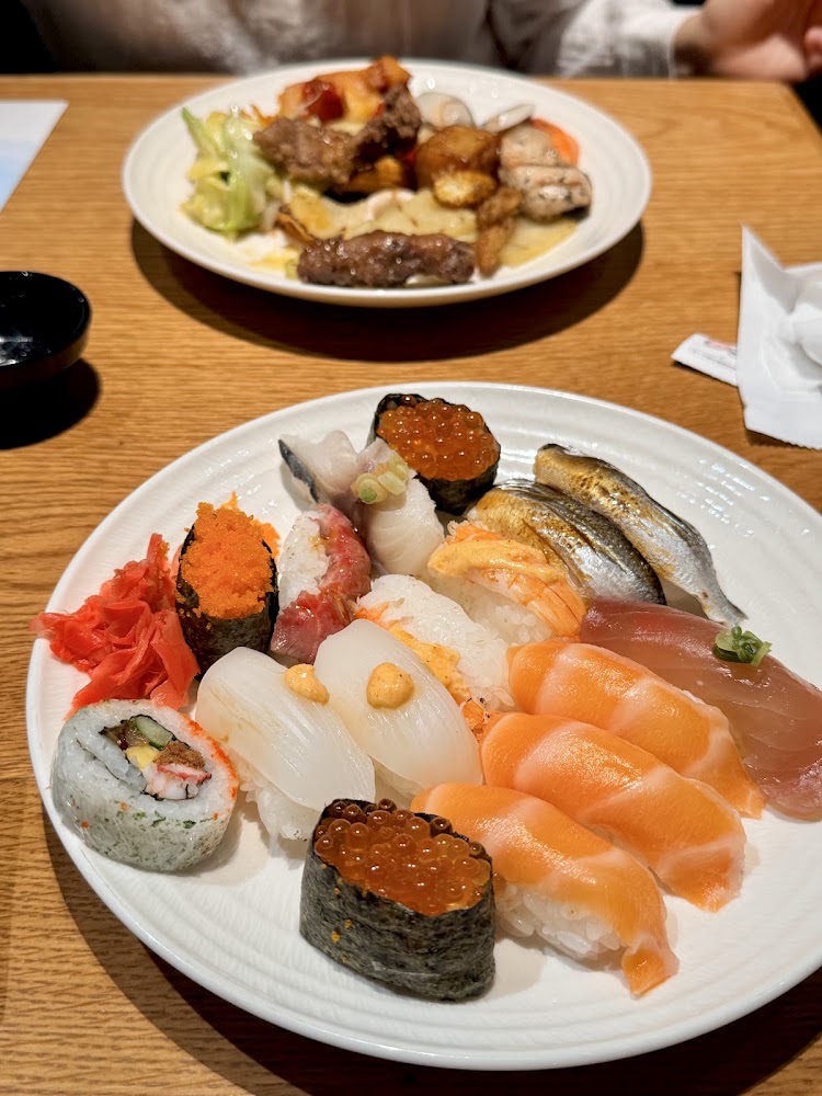饗食天堂台北京站店壽司拼盤
