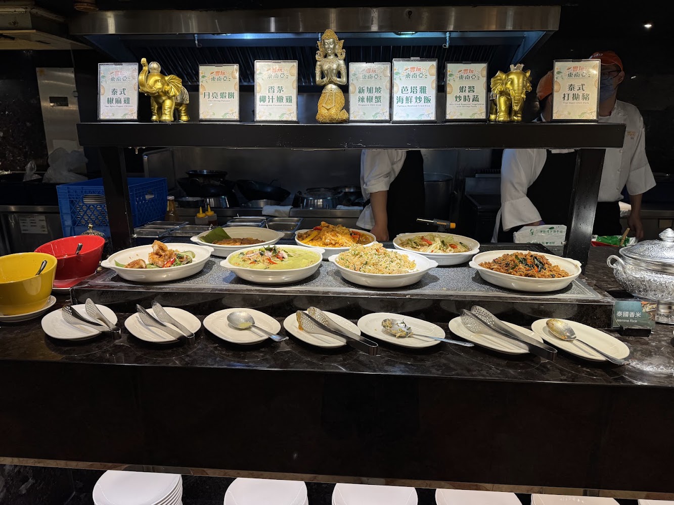 豐 FOOD 海陸百匯泰式料理餐檯