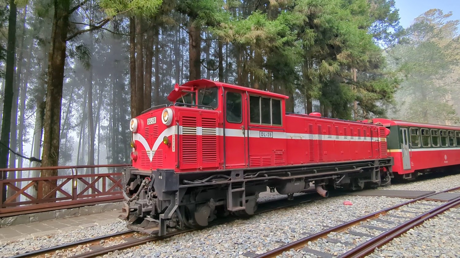 神木車站森林鐵道列車行駛畫面