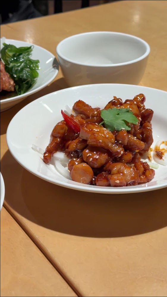 好菜Kuisine糖醋雞丁色澤鮮亮下飯