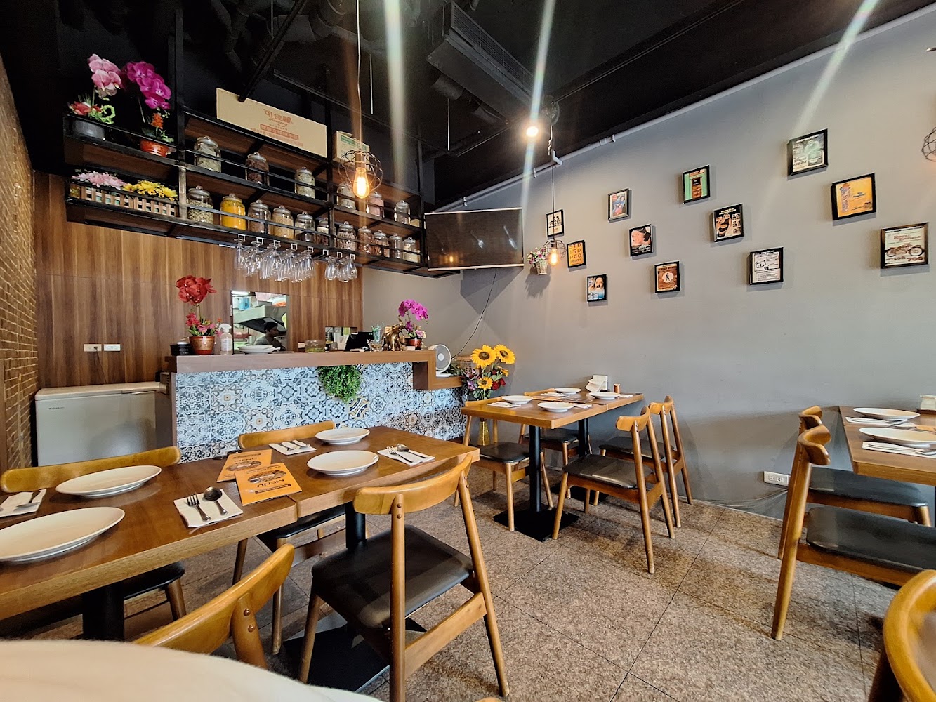 咖哩烤肉串印度菜用餐空間