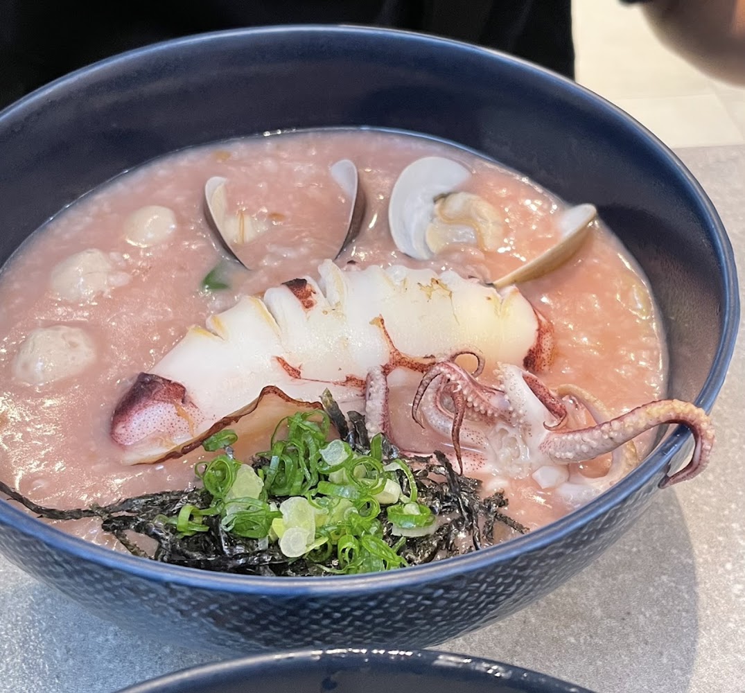 加樂小廚粉色海鮮粥配料豐富