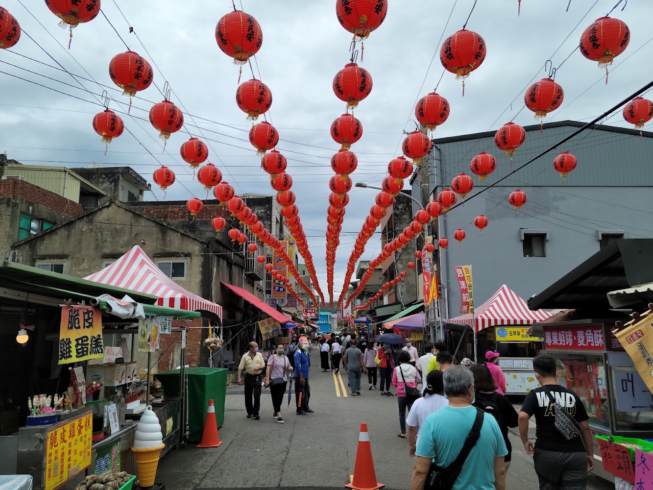 白沙屯周邊夜市街景與燈籠