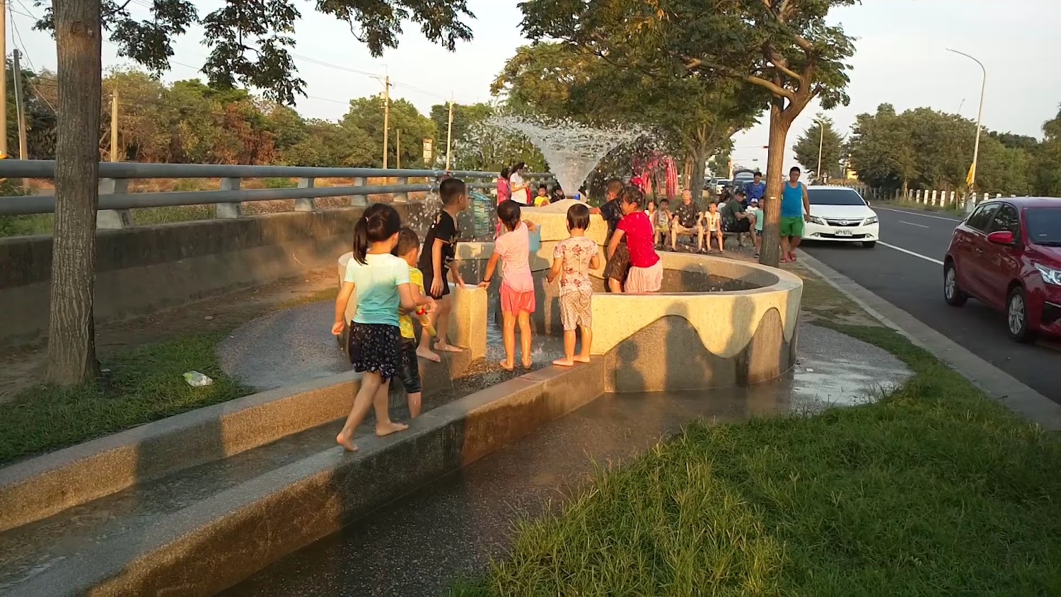 西螺大橋親子公園戲水區長條型水道