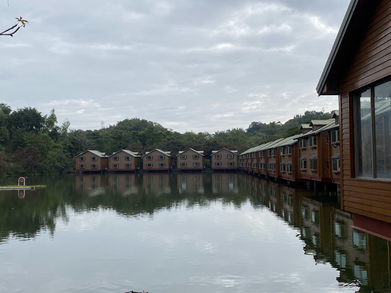 南元休閒農場台灣島湖景木屋
