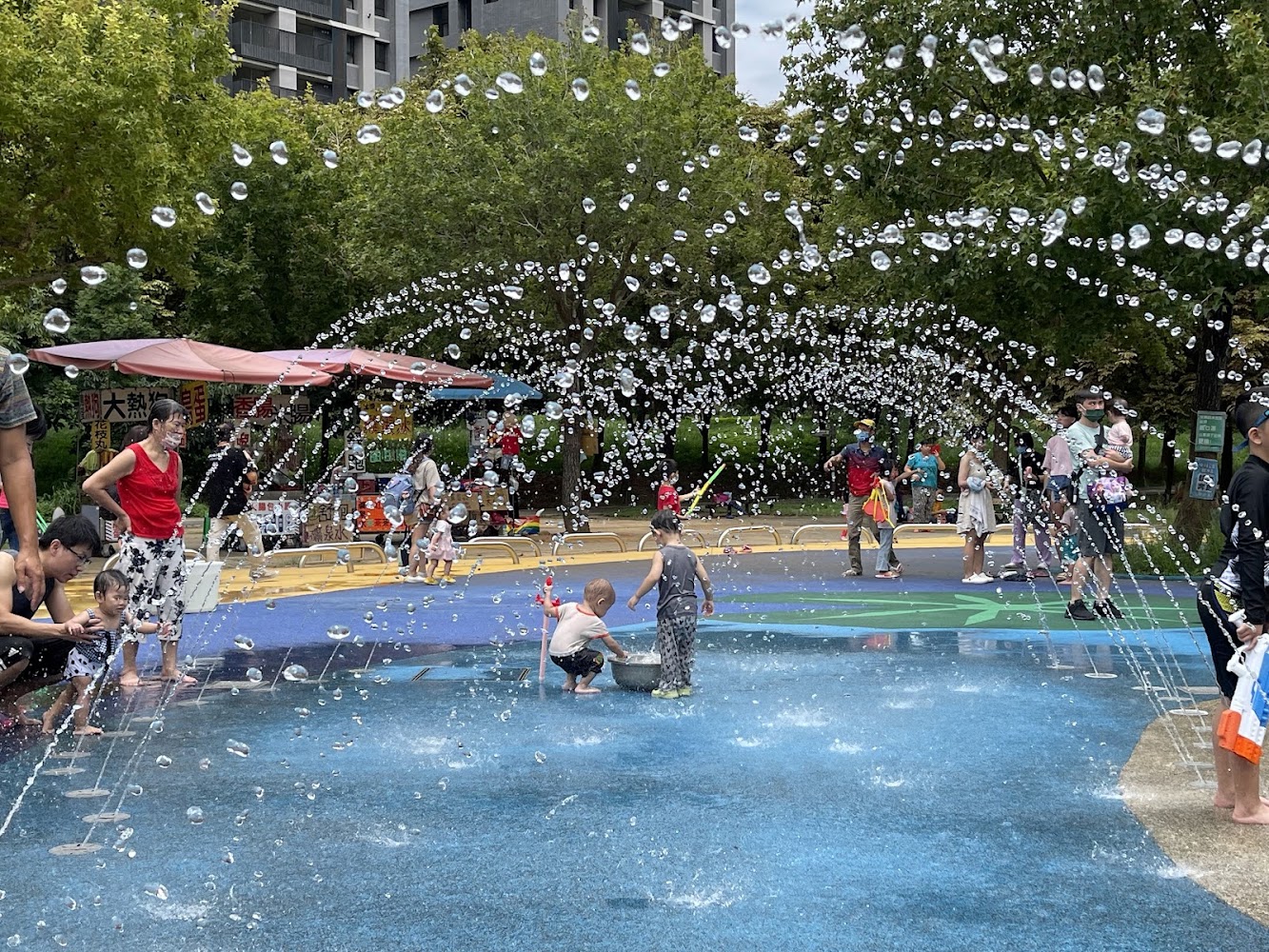 大雅中科公園戲水區拱形噴泉與親子戲水