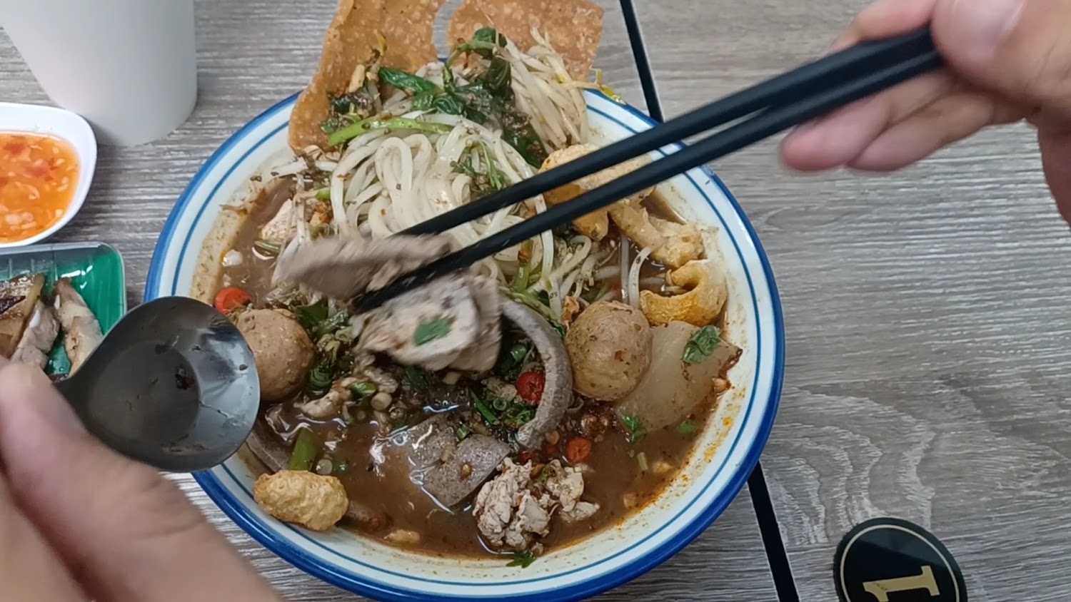 泰國船麵牛肉河粉湯