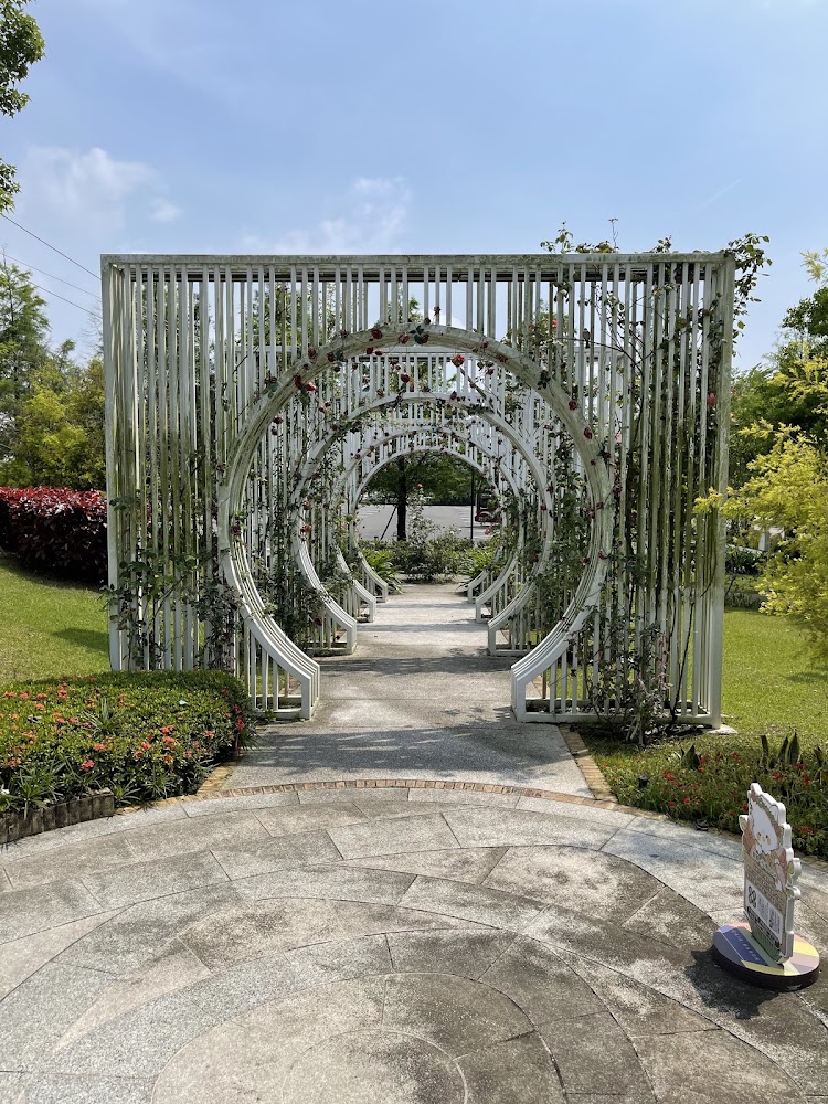 蓋婭莊園花園走道與圓形拱門
