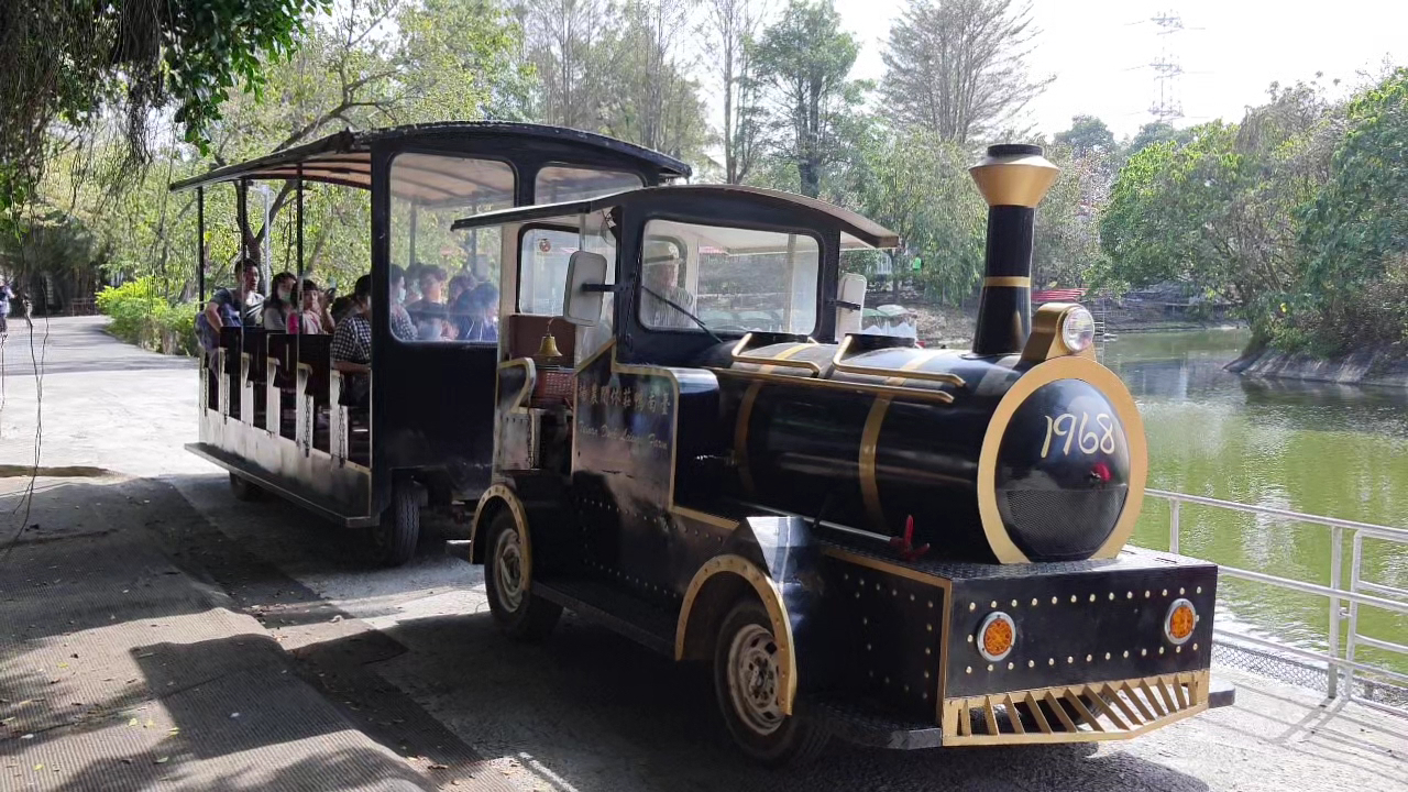 臺南鴨莊休閒農場觀光小火車