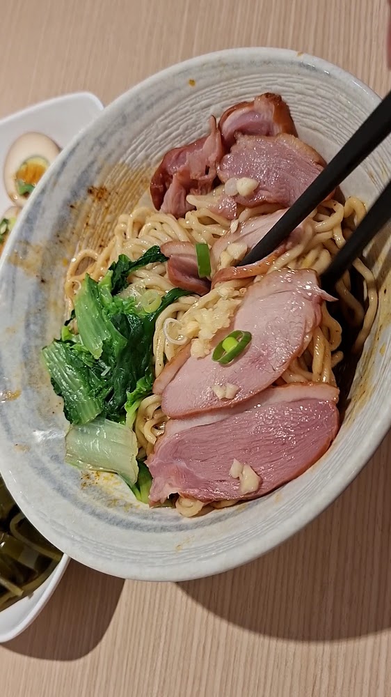 乾拌麵與鴨胸配料
