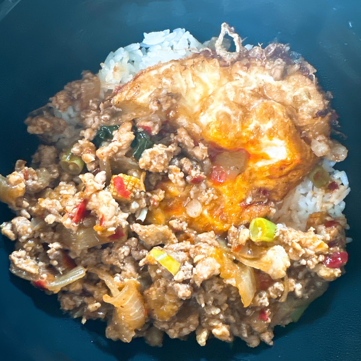 密支那麵食館半熟蛋拌飯料理