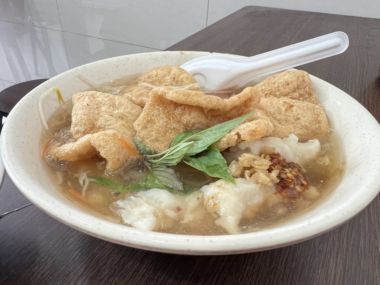 林清山魷魚羹深度評測：西門町創始老店的羹湯、小菜與在地用餐體驗