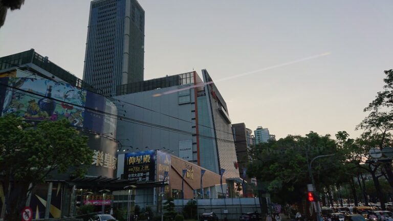 台中城市漫遊全攻略:從高樓夜景到藝文綠園道的深度旅行提案