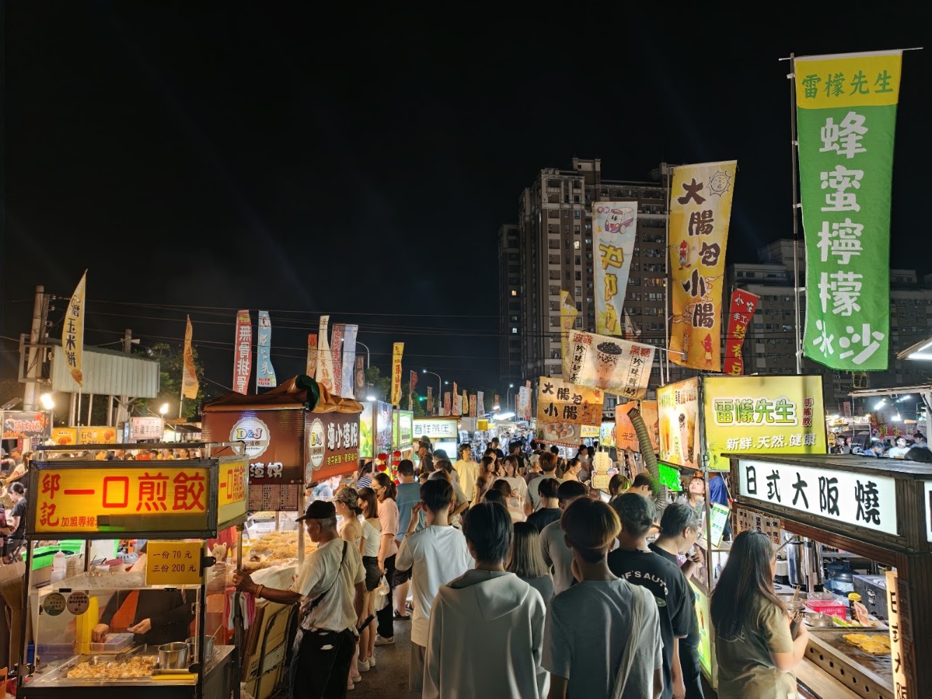 旱溪夜市深度攻略 台中在地人氣夜市的美食動線、環境體驗與必吃推薦
