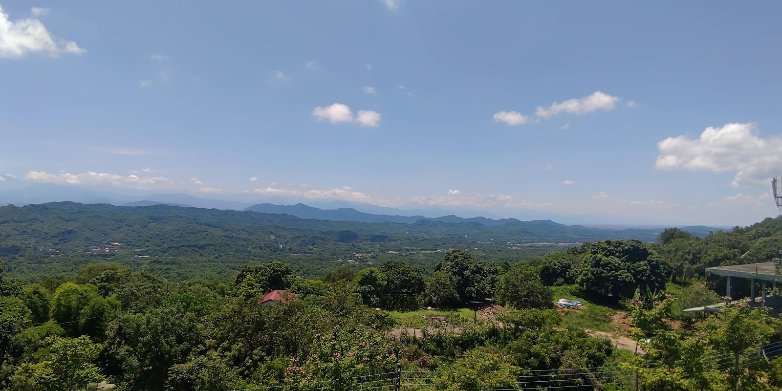 308高地觀景台山谷景觀 308高地觀景台俯瞰內門山谷聚落與遠方市區