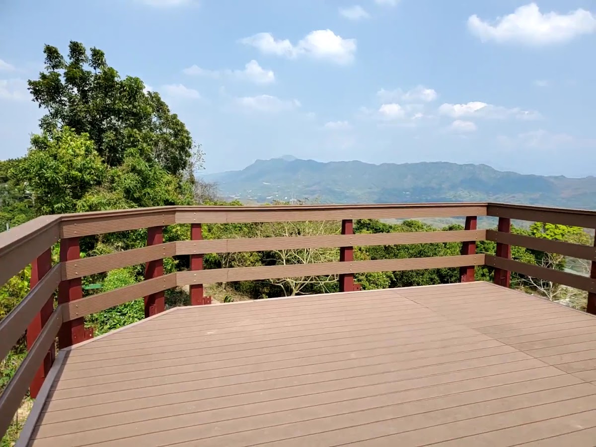 308高地觀景台 308高地觀景台木棧觀景平台,眺望遠山