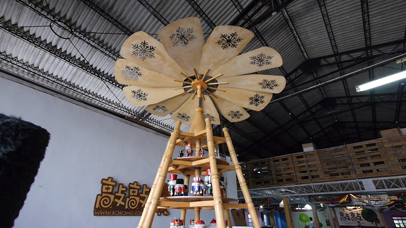 敲敲木工房德國風木製燭台風車與KOKOMU招牌