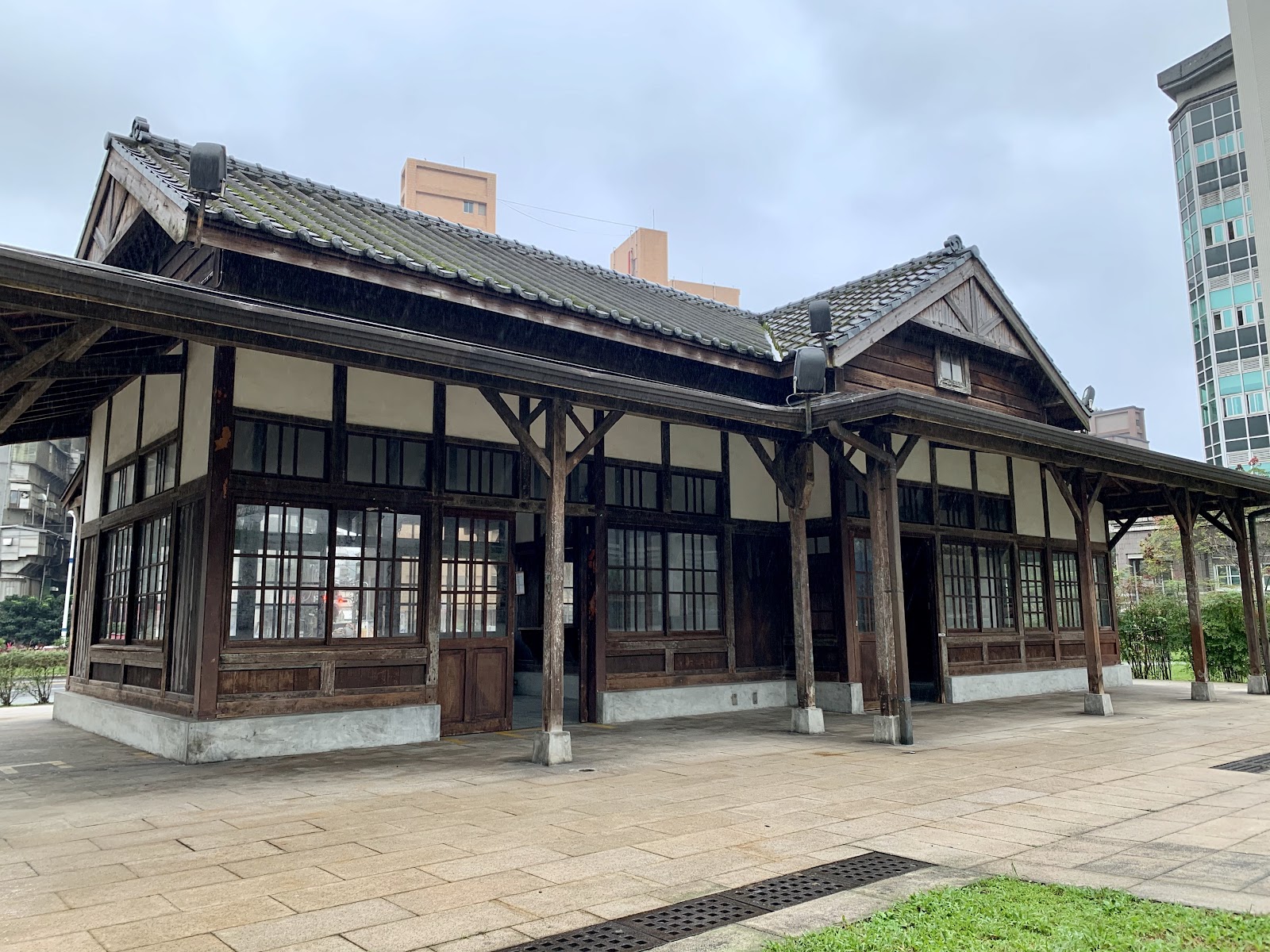 七堵鐵道紀念公園百年木造車站建築外觀