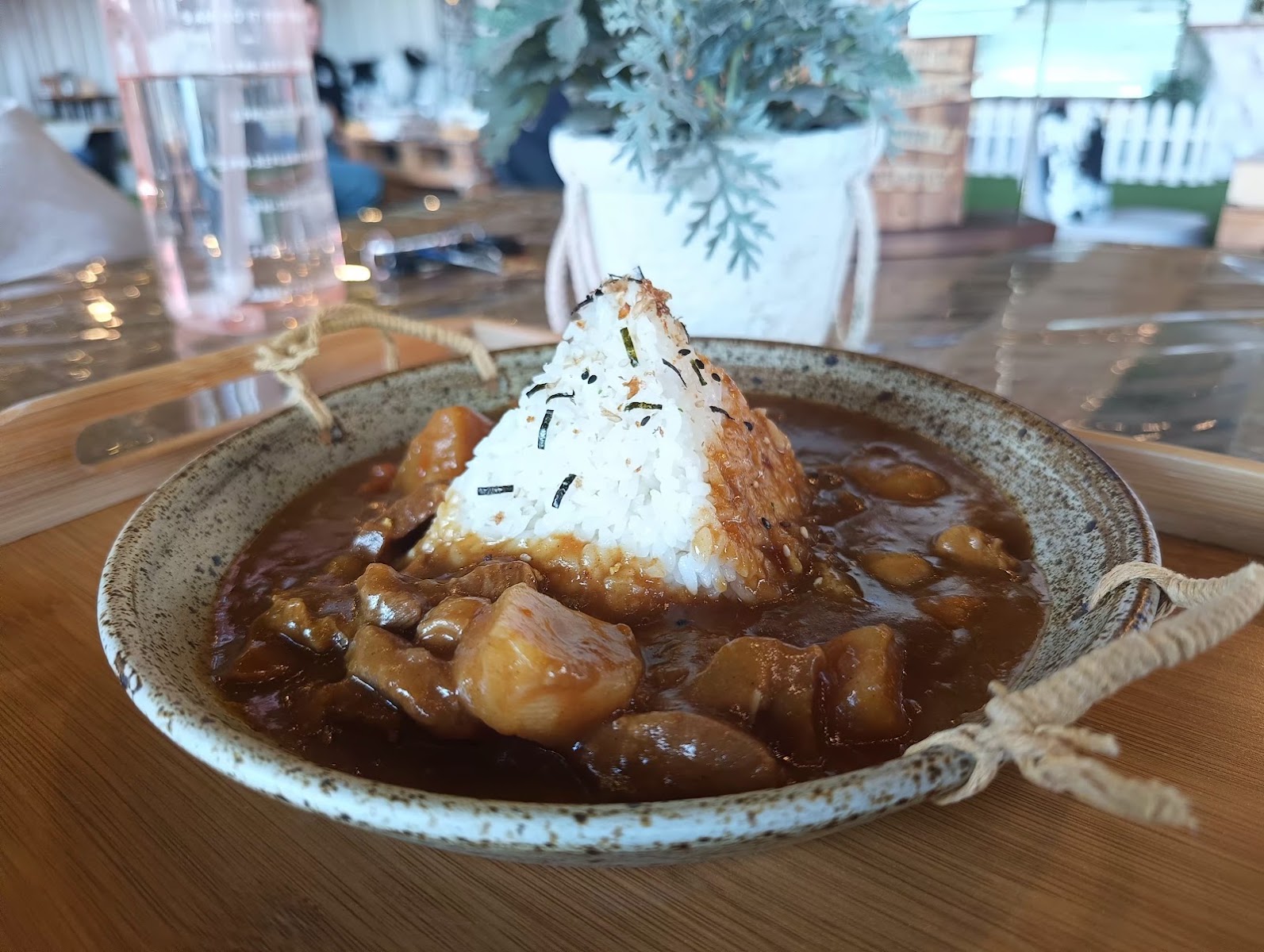萬大補乳室咖哩牛肉飯特寫