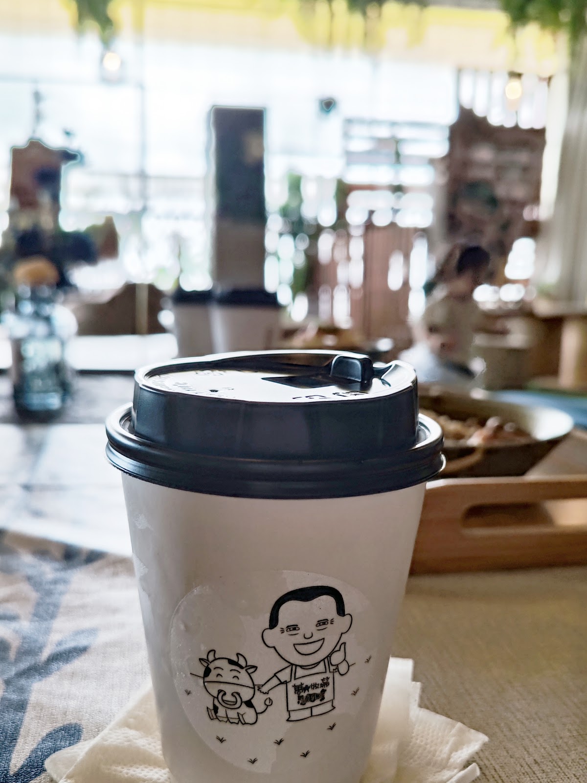 萬大補乳室招牌鮮奶飲品紙杯