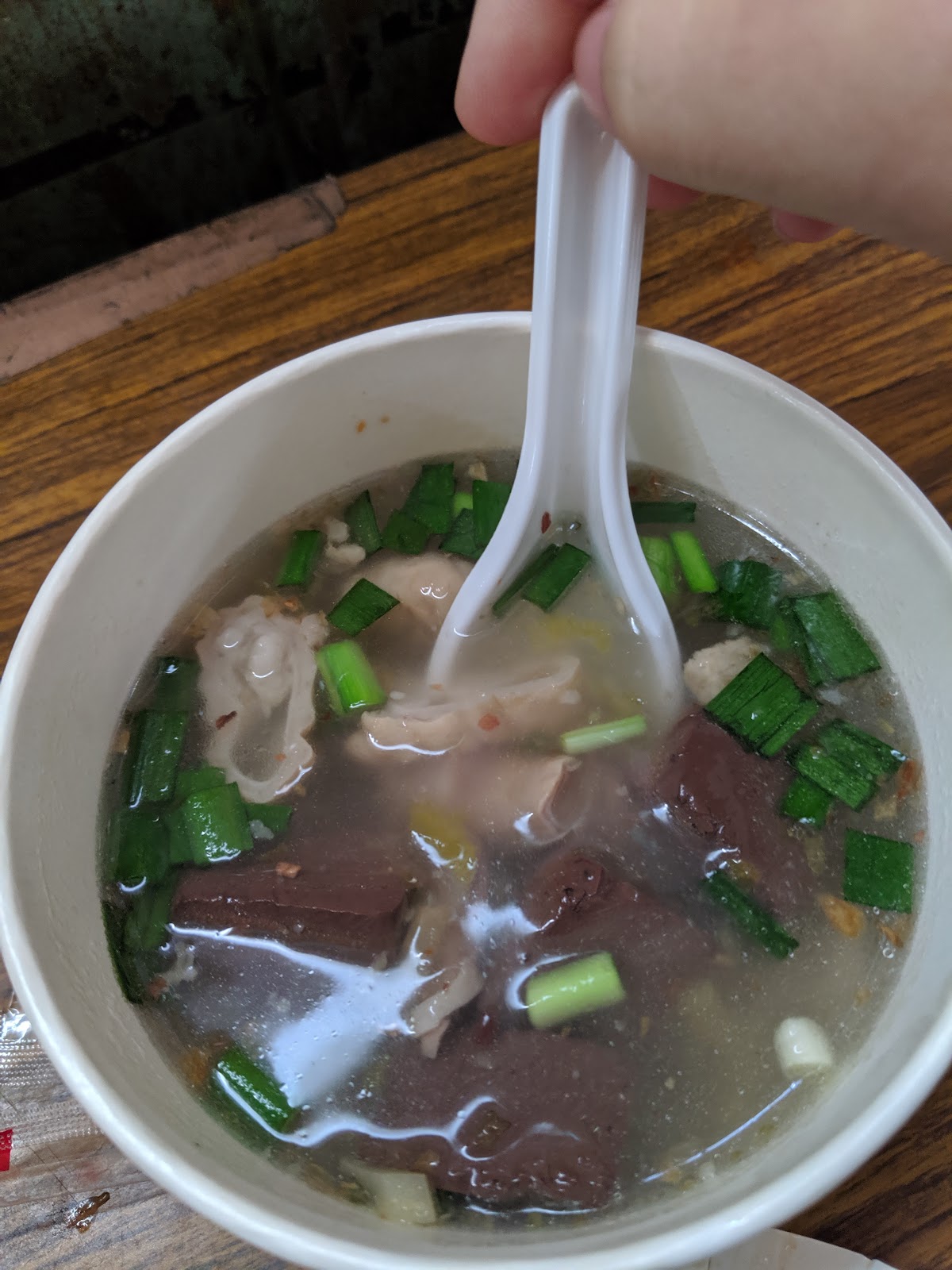 兵仔市場豬血湯特寫