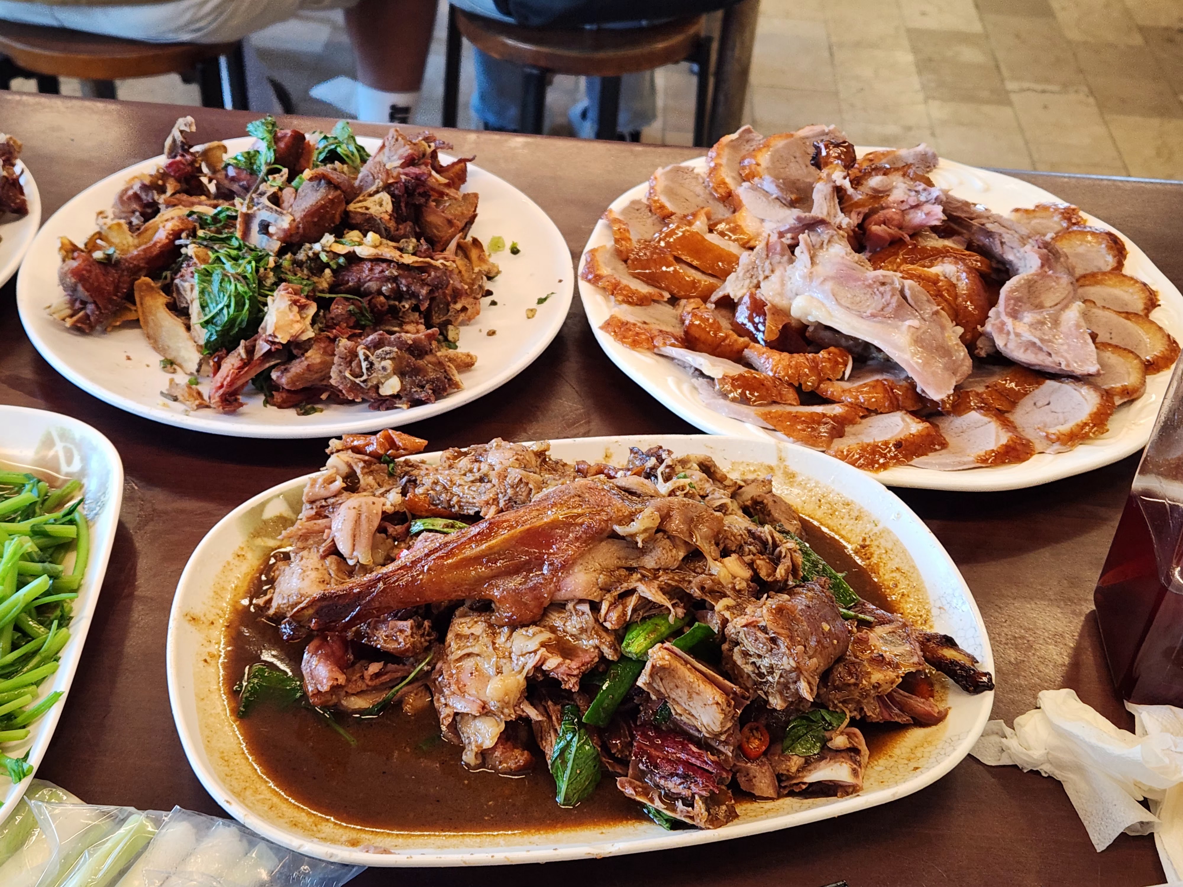 三盤鴨肉料理與青菜