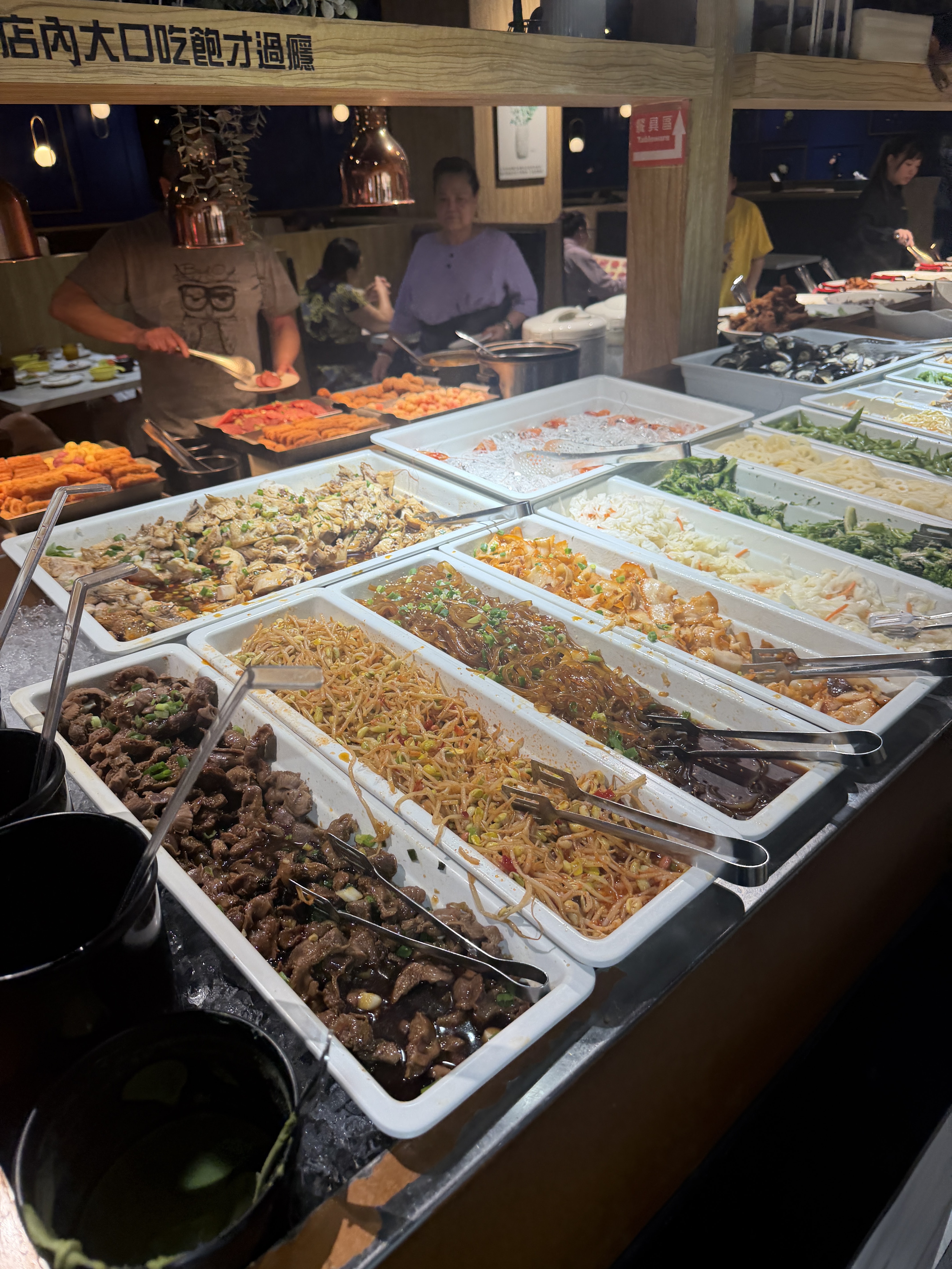 我家牛排中和旗艦店熱食自助區