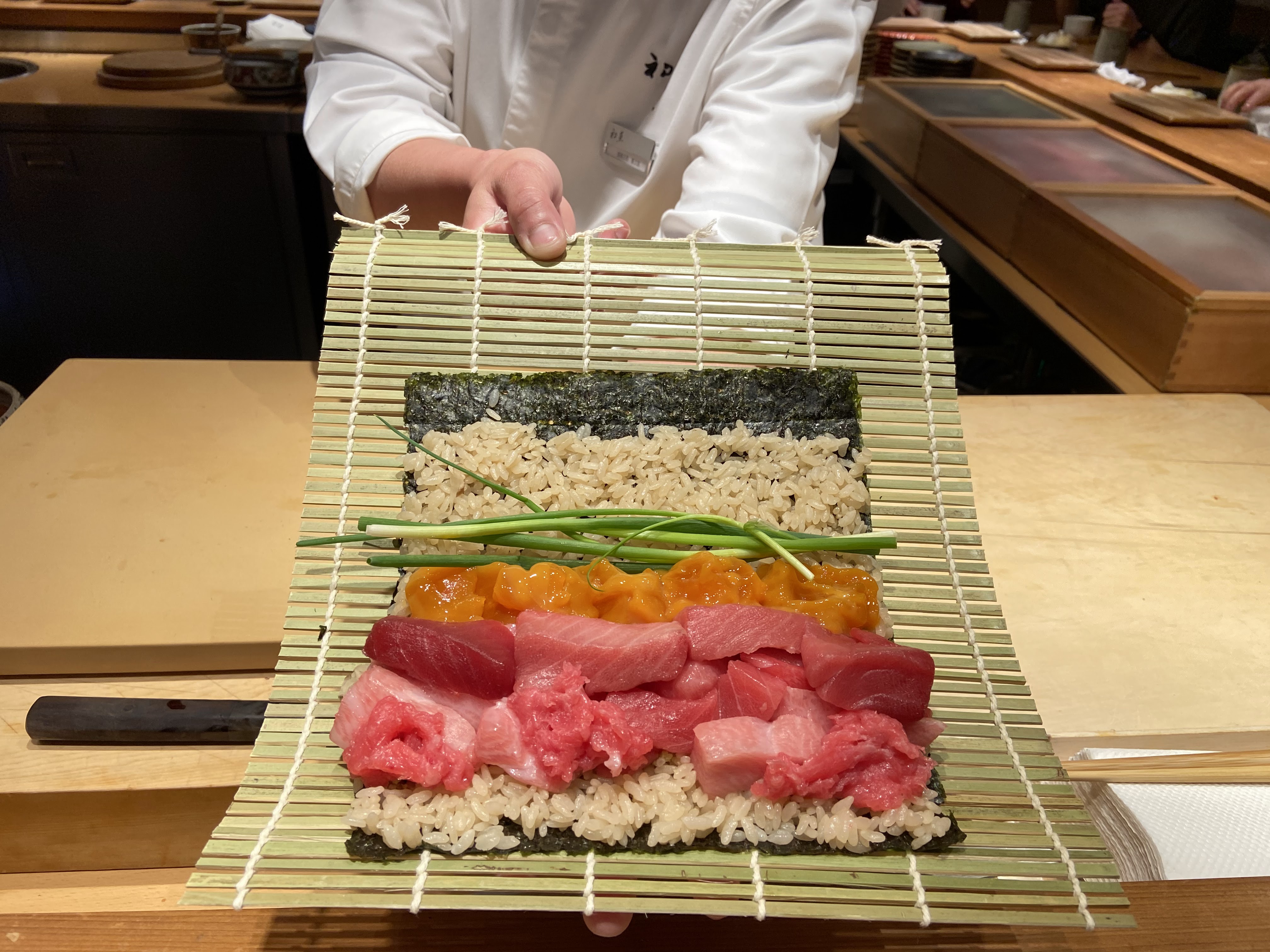 初魚 鮨-泰順店師傅現場製作手捲