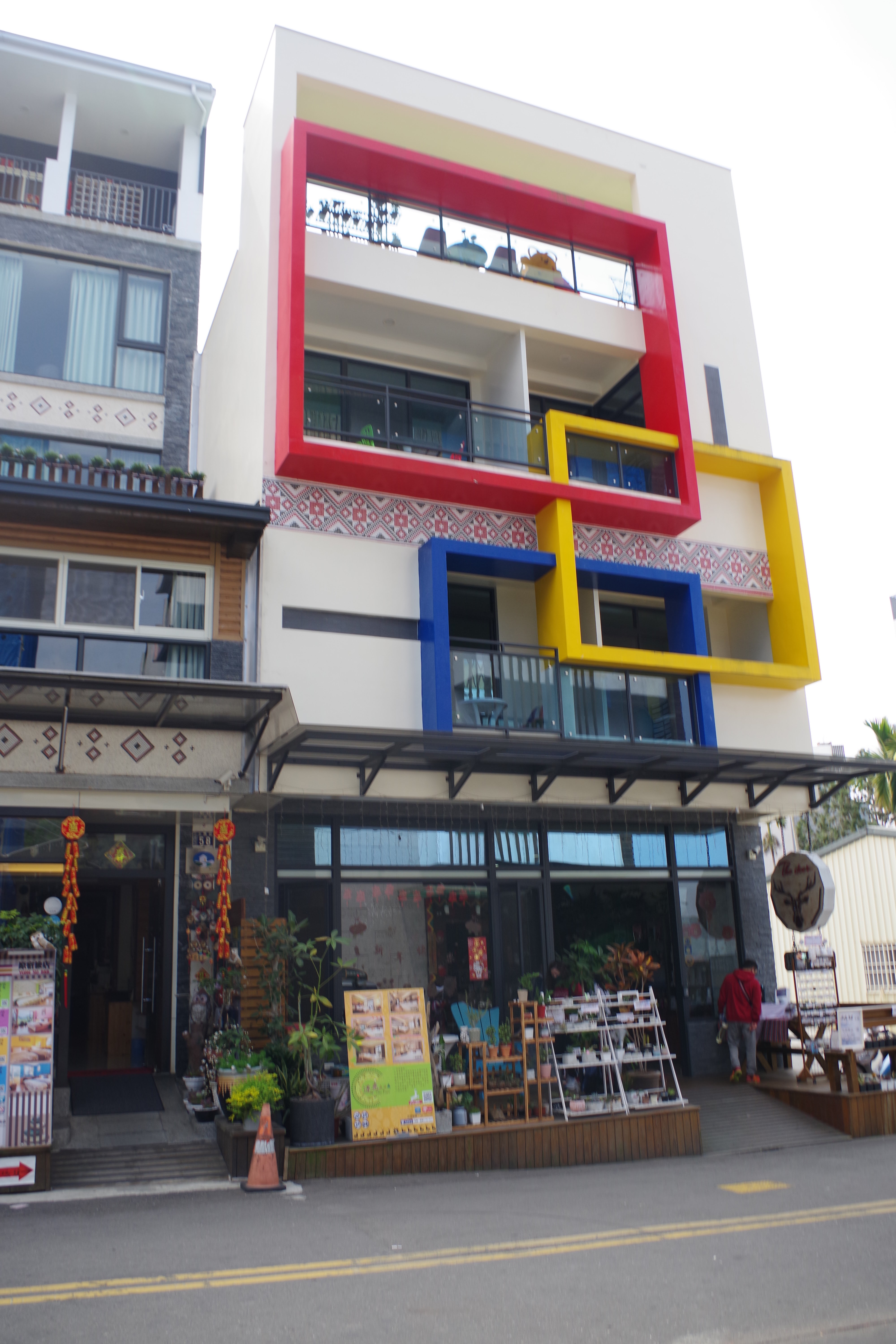 日月湖畔休閒渡假旅館外觀