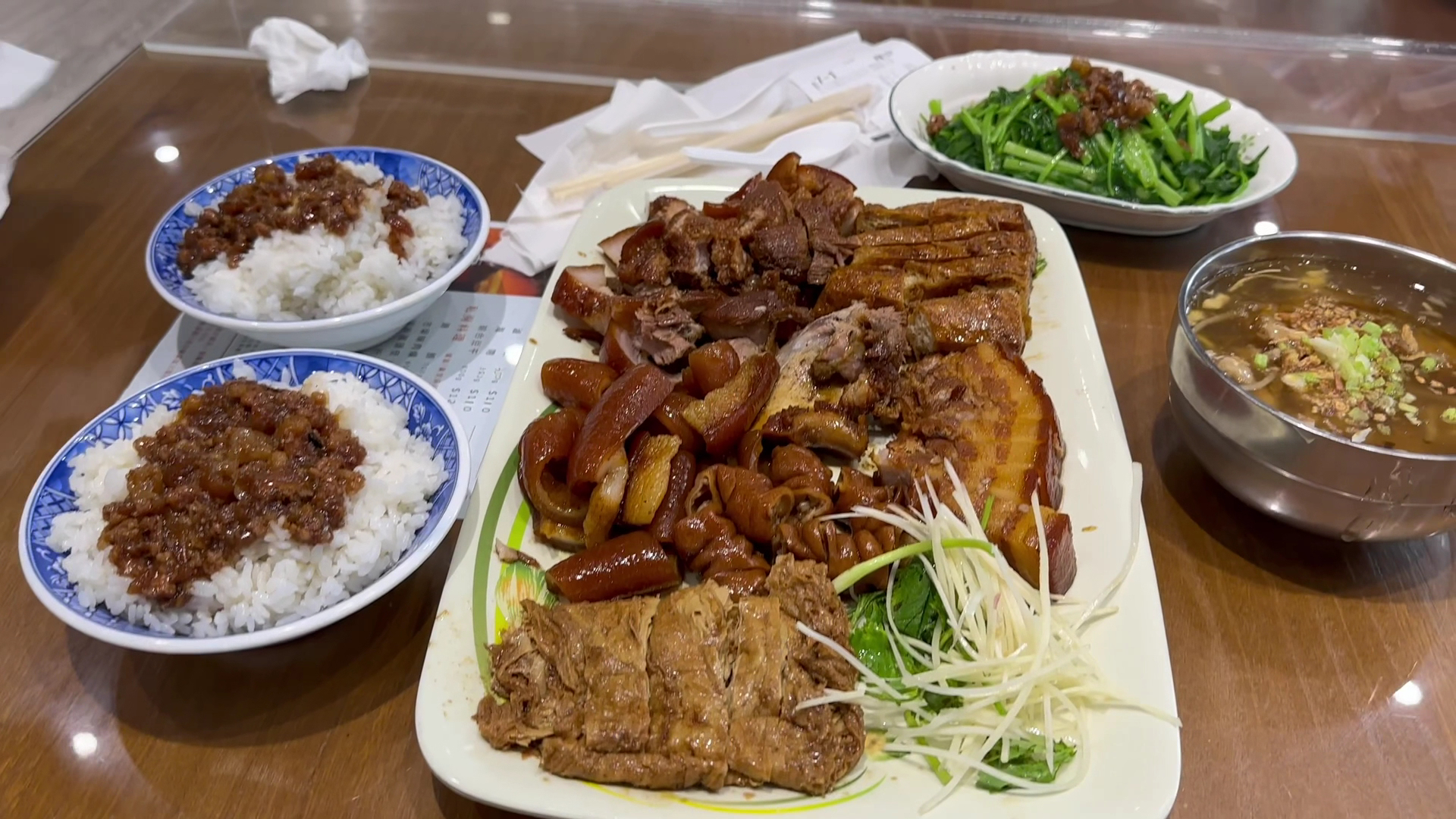三民大飯店滷肉飯滷味青菜羹湯套餐