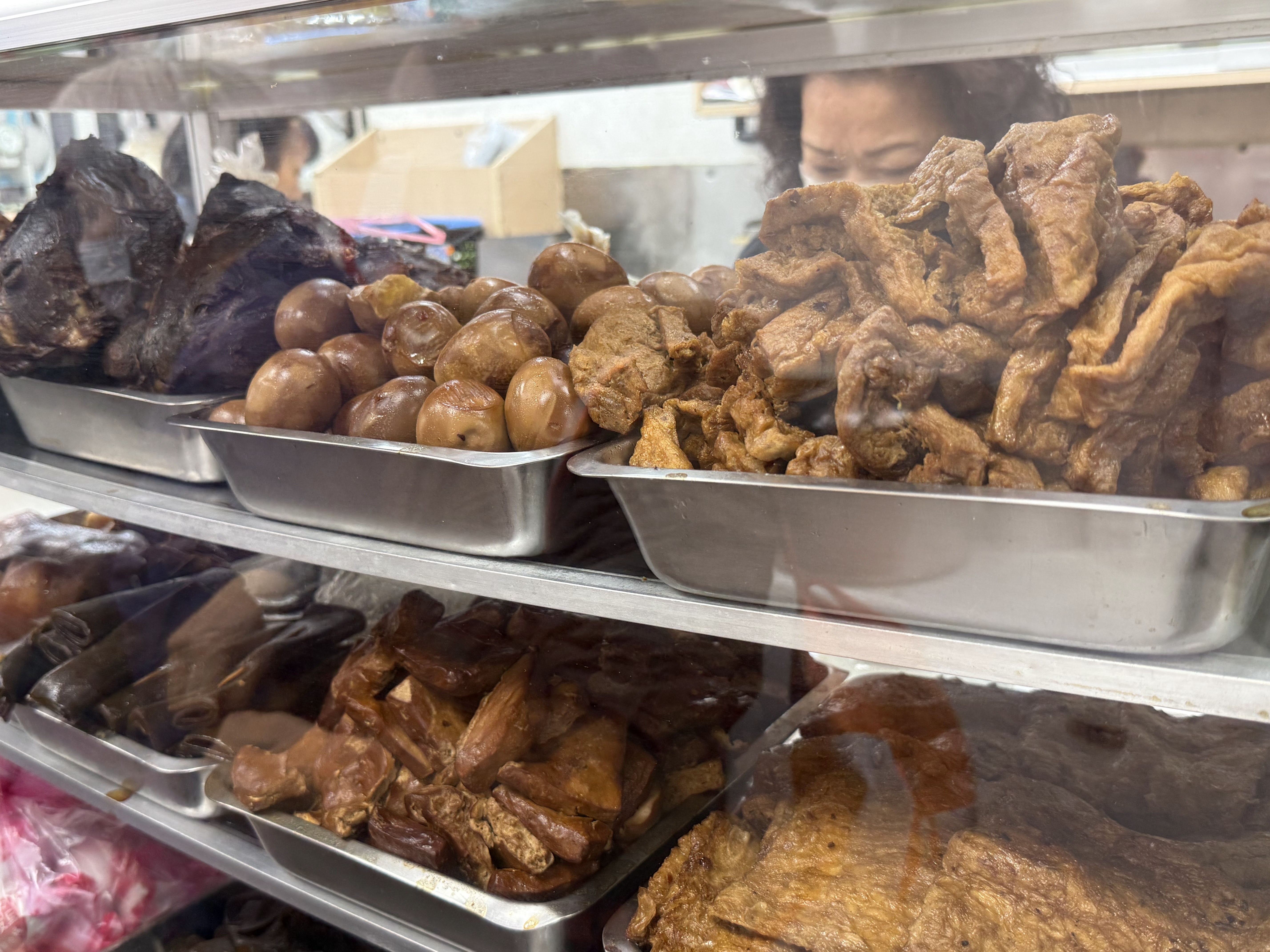 忠誠牛肉麵滷味櫃
