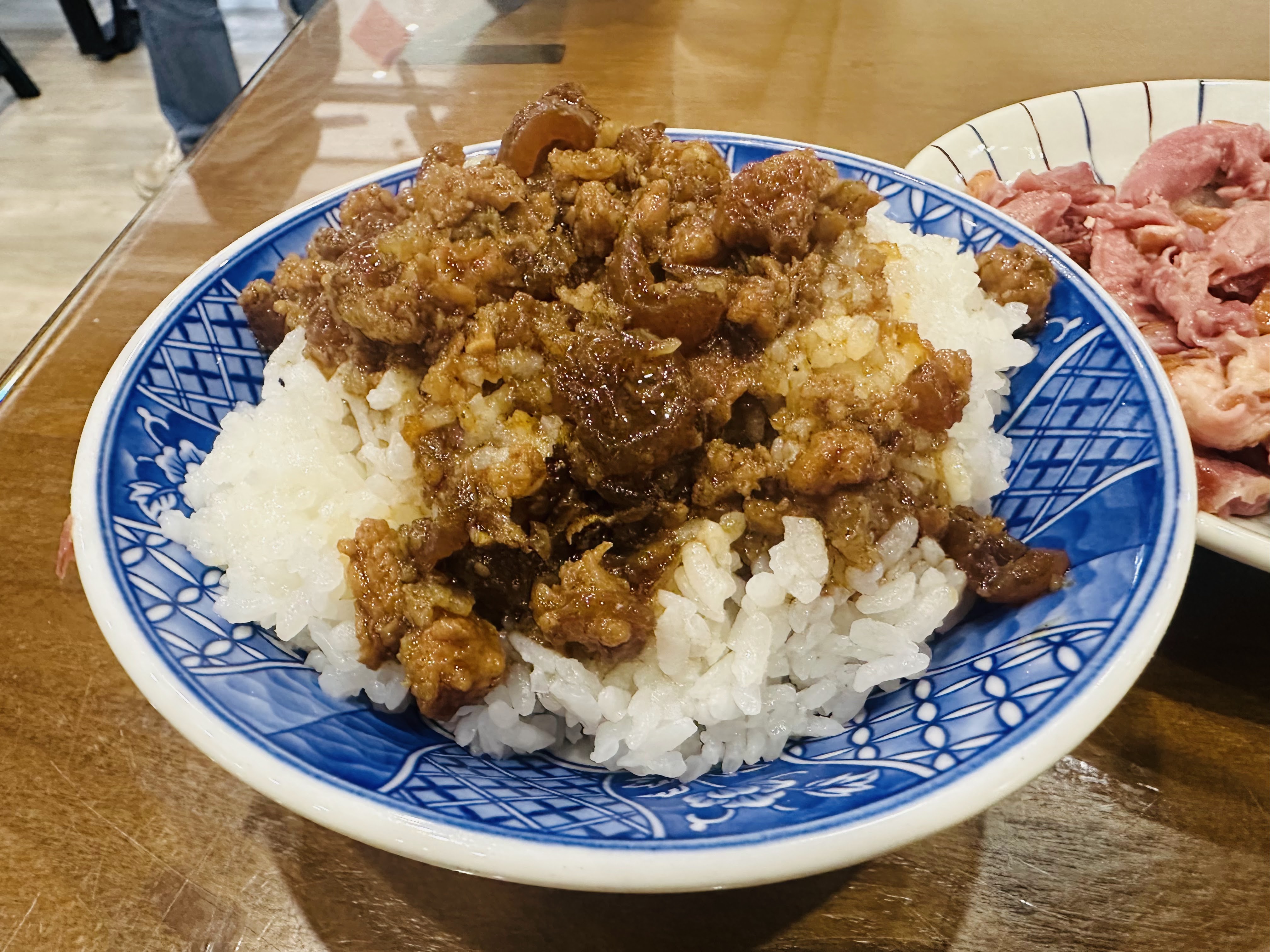 三民大飯店滷肉飯