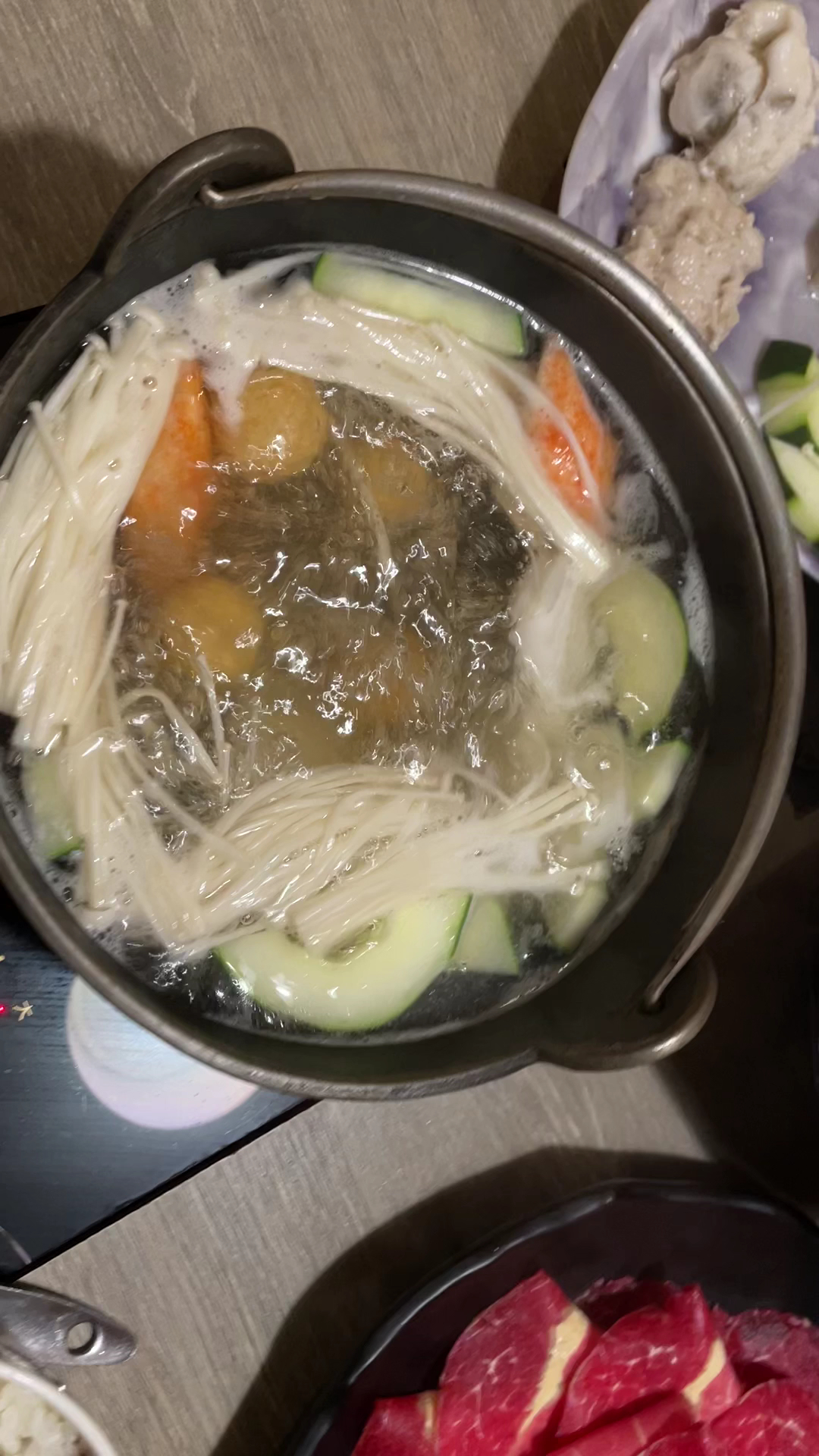 忠孝一店火鍋近拍