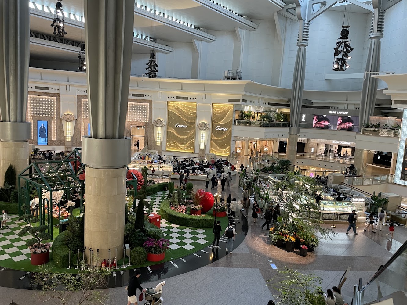 台北101購物中心精品商場空間