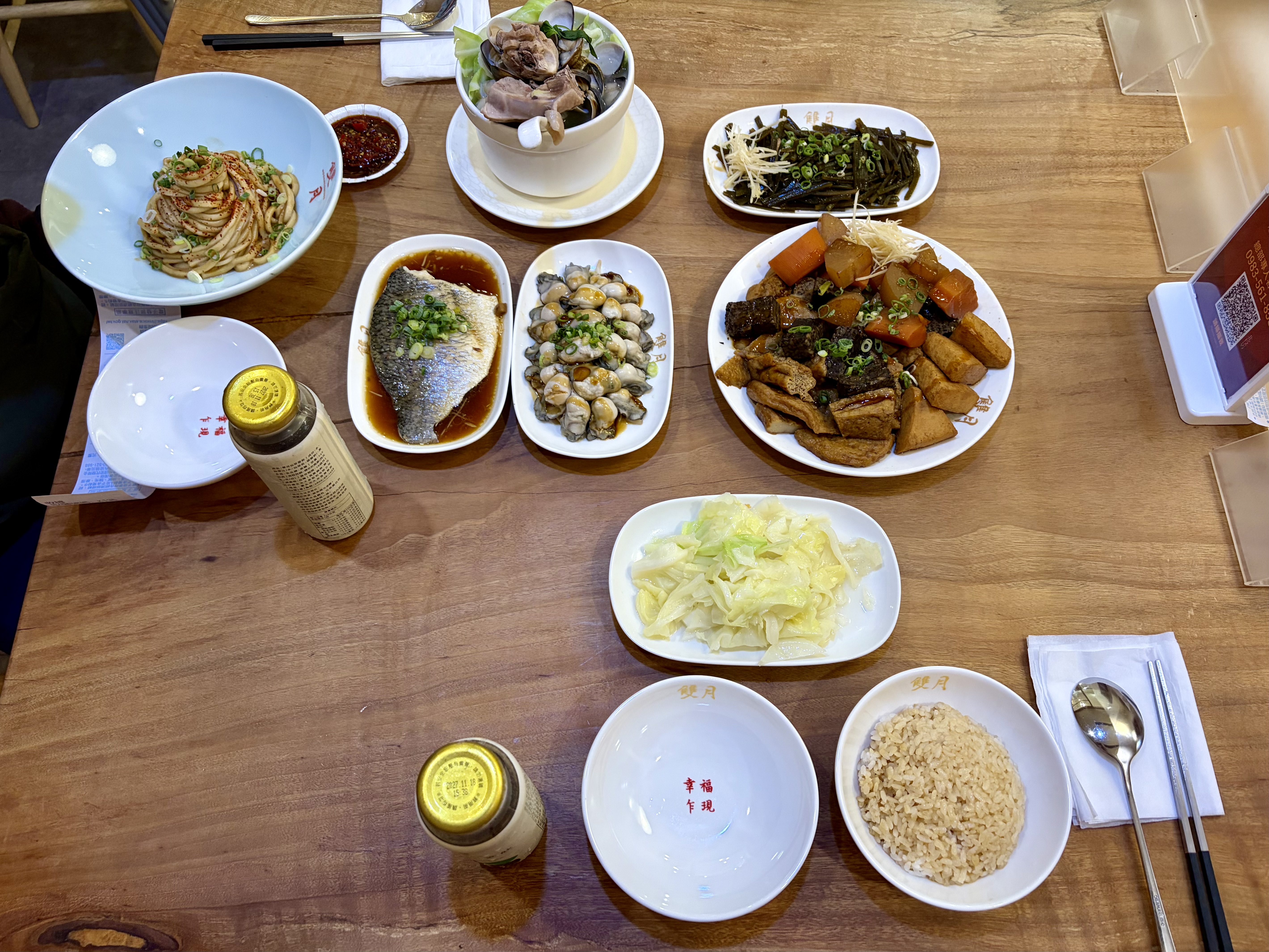 雙月食品社 北投店滿桌台式料理