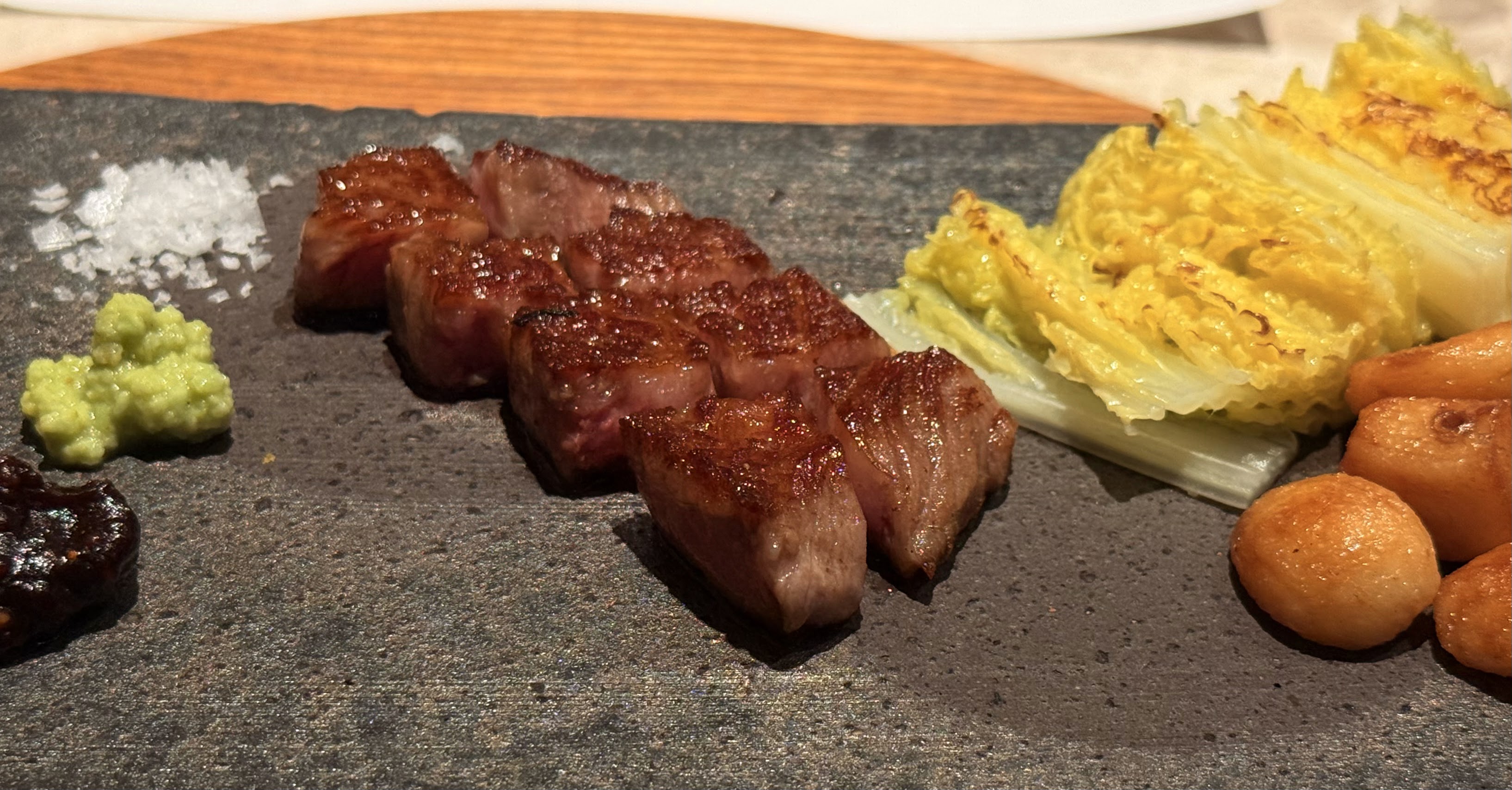初魚｜鮨 · 鉄板料亭-新光中港店和牛主菜