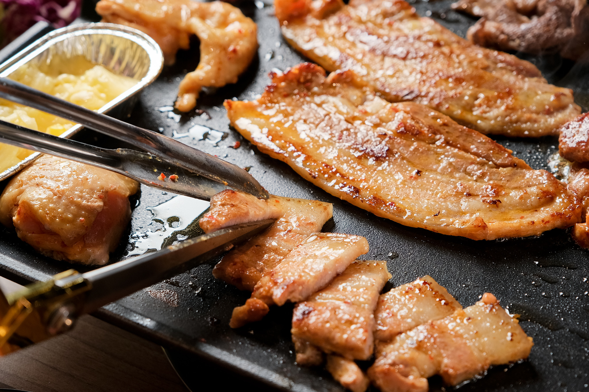 打爆豬韓式燒肉吃到飽基隆店烤肉近拍