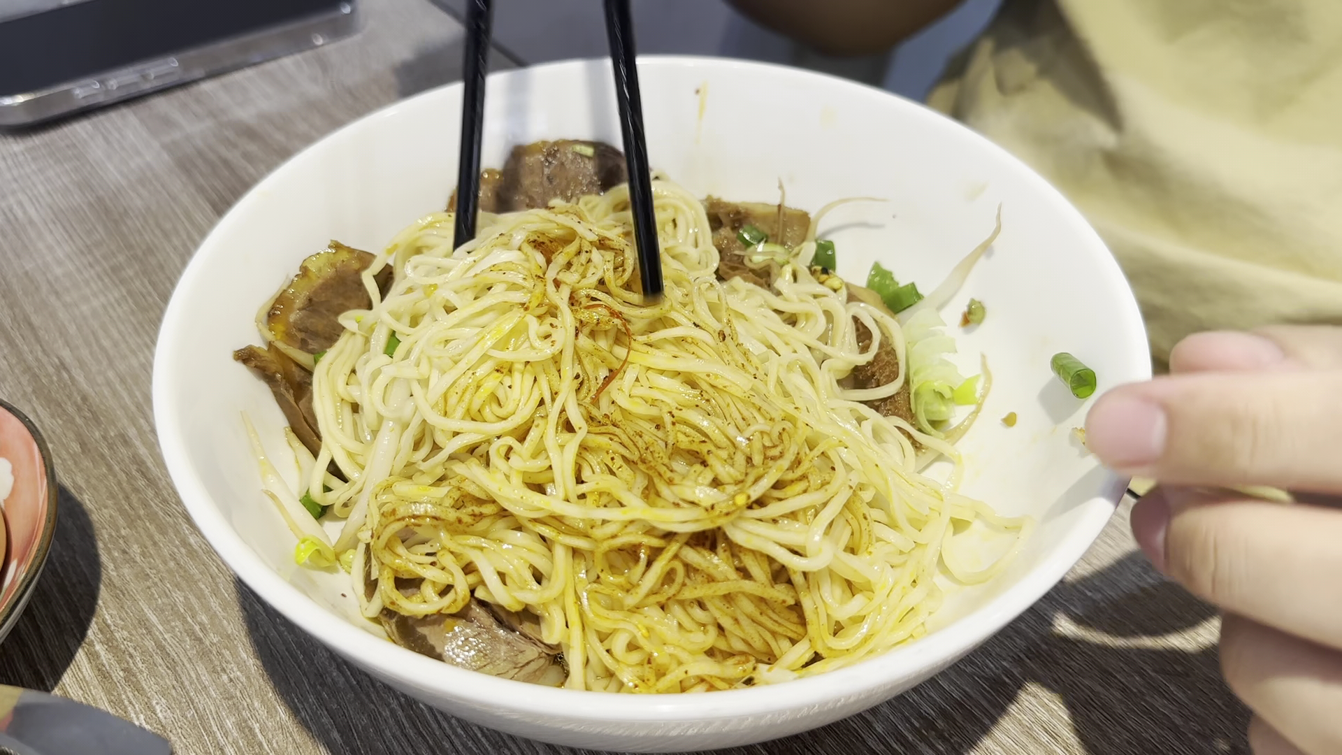 四方食事乾拌牛肉麵