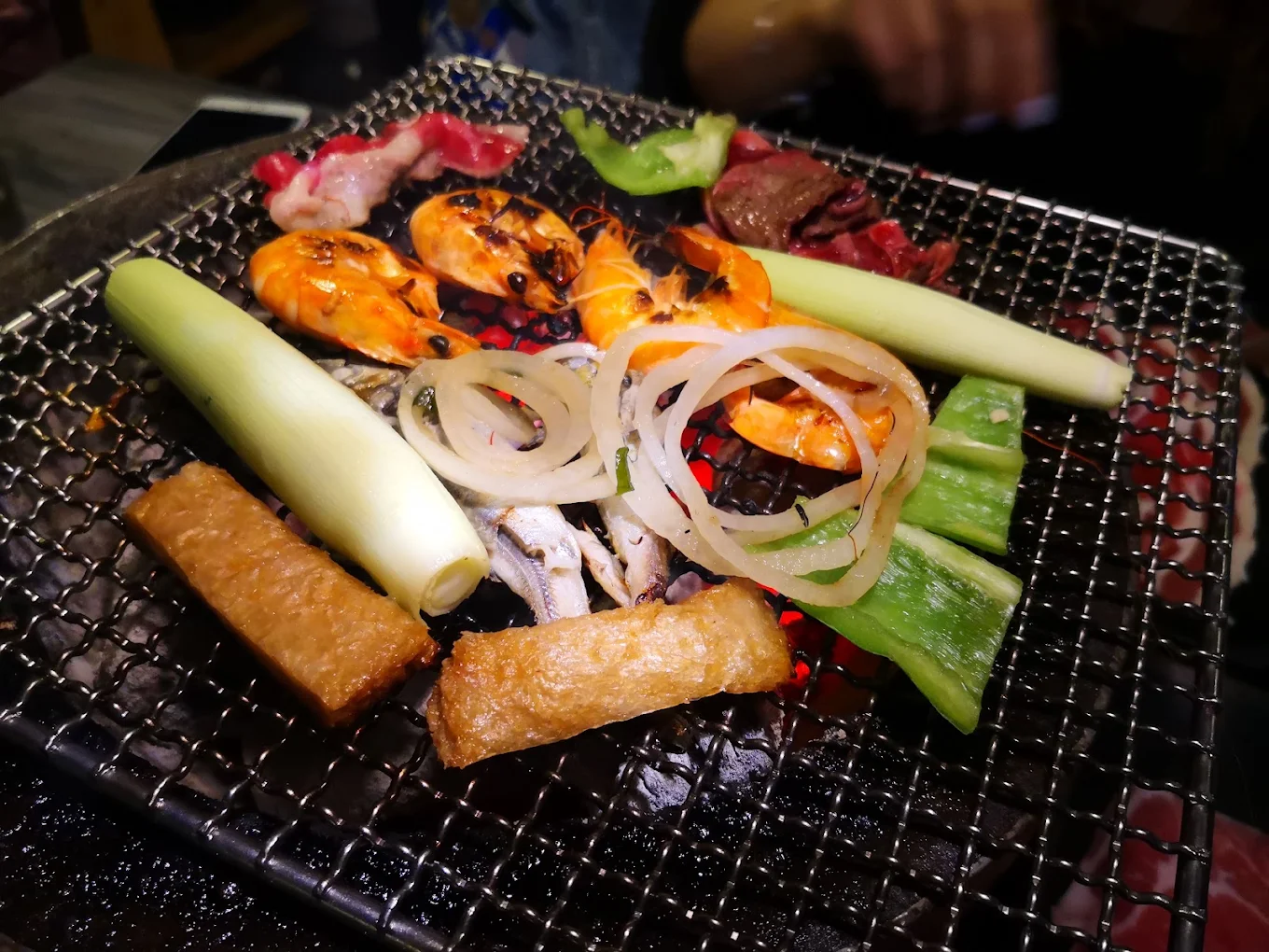 夯肉殿炭火燒肉吃到飽