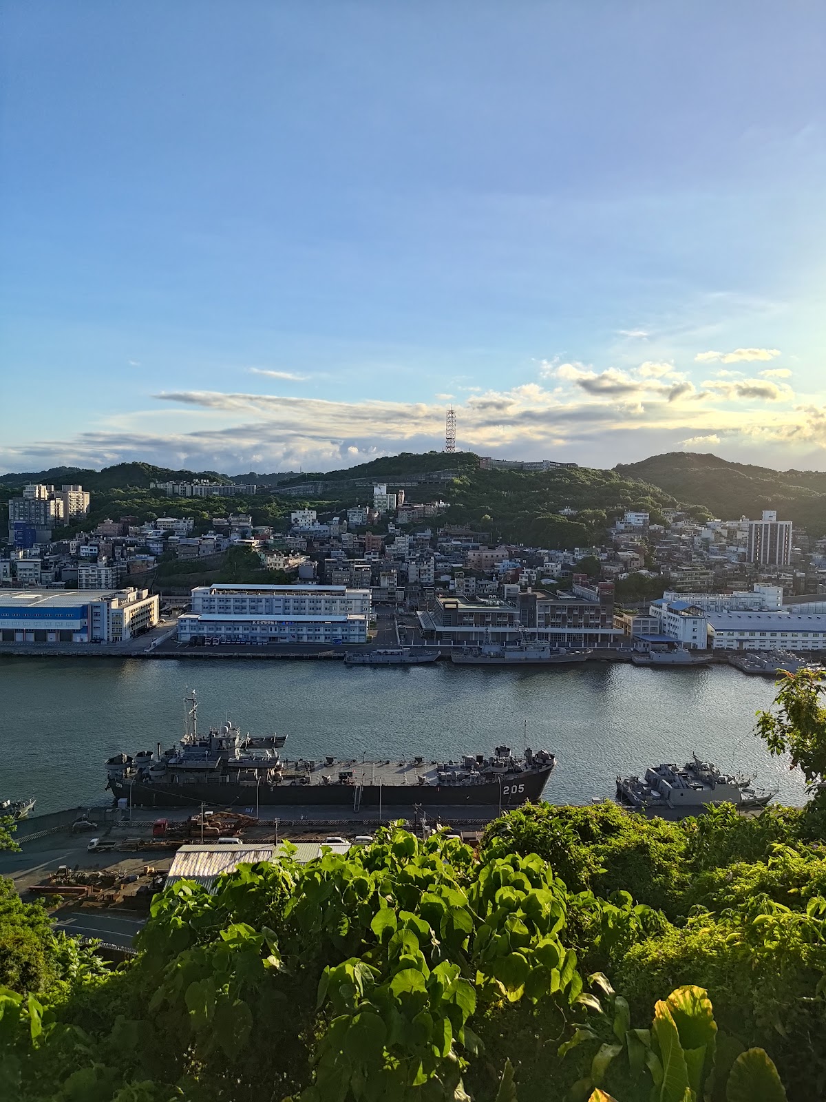 高遠新村社區公園海軍艦艇港灣