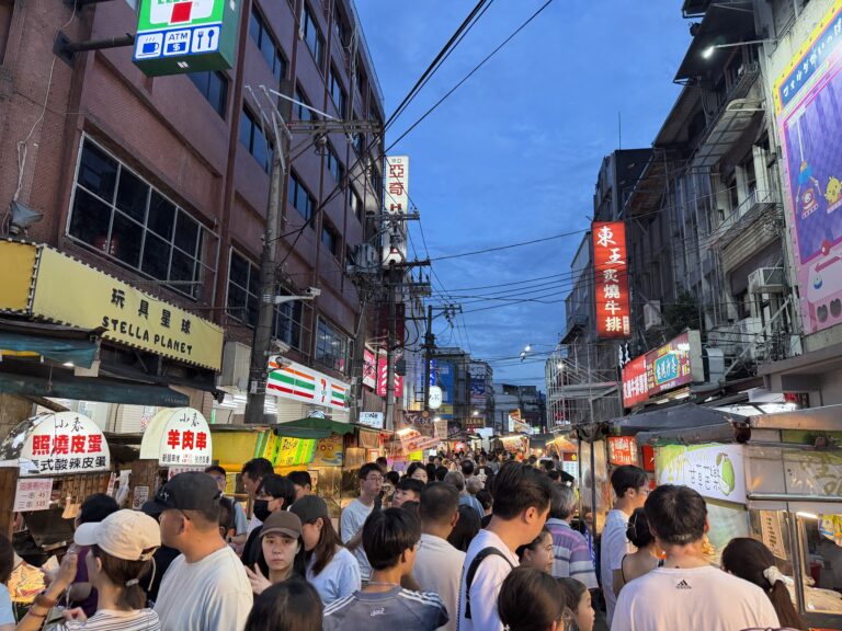 宜蘭夜市懶人包|9大人氣夜市推薦與比較,羅東、東門、清溝、礁溪怎麼逛最順