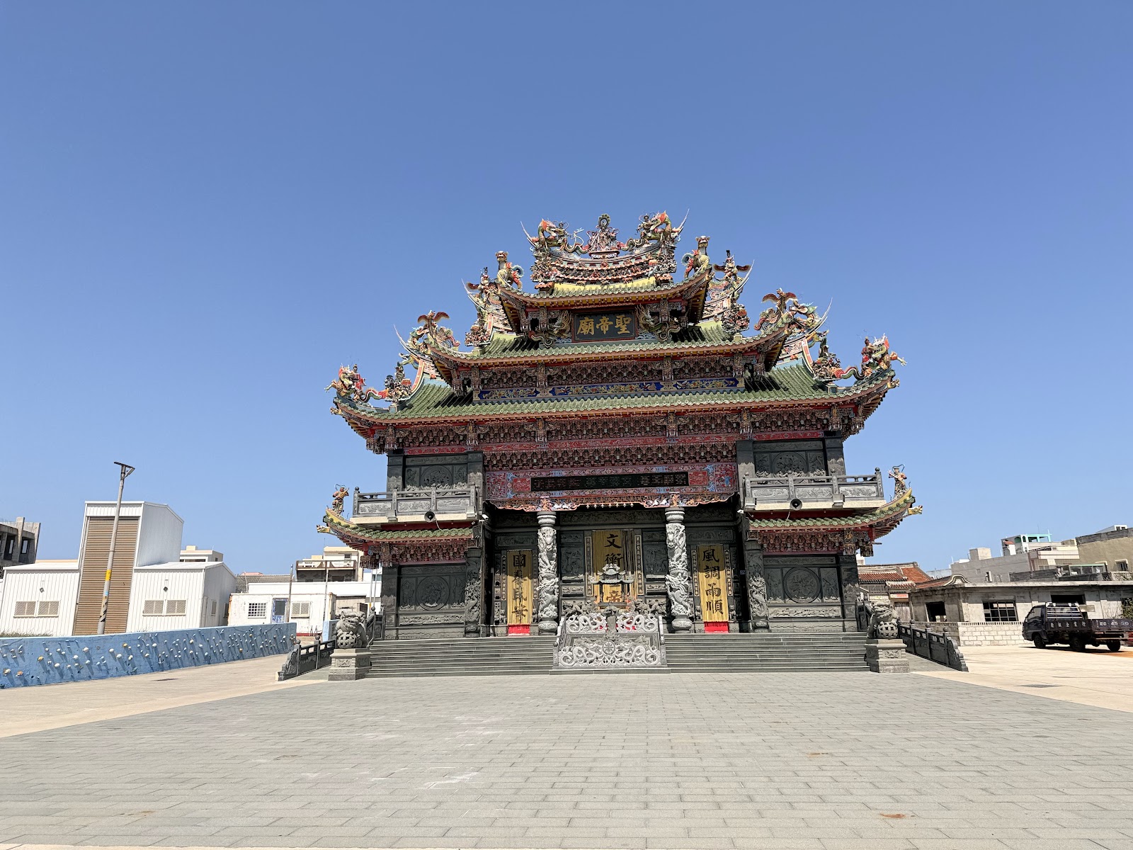 湖東村聖帝廟廟埕全景