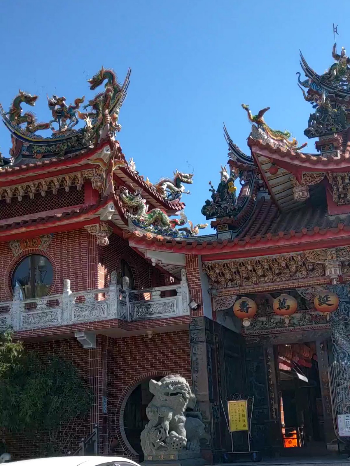 開復廟燕尾脊剪黏與石獅特寫