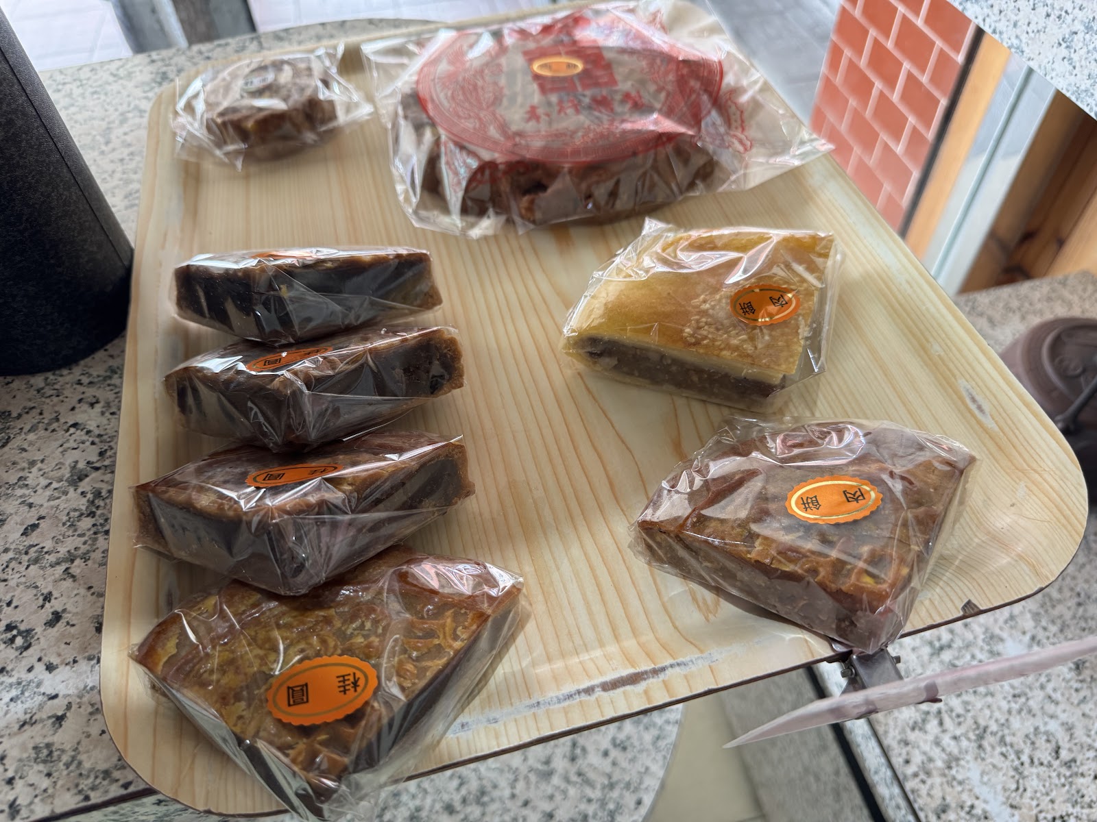 金名城麵包店傳統糕餅禮盒，是送禮自用兩相宜的鹿野好味道