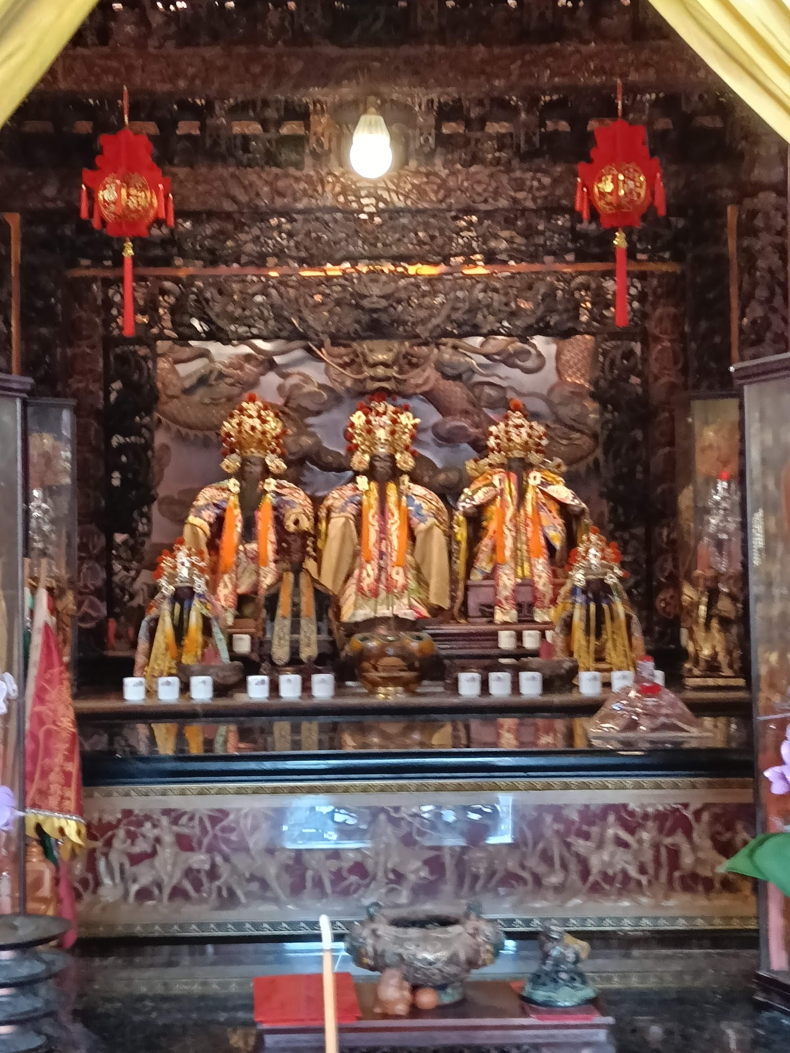 安定保安宮主殿神像特寫,金身莊嚴