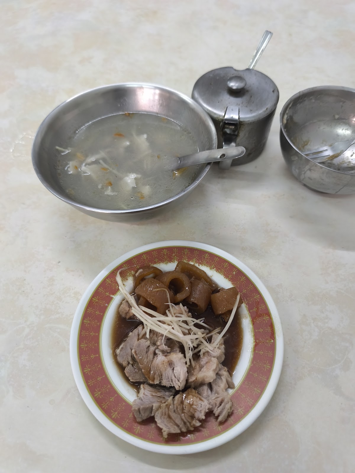 阿顯碗粿滷味湯品