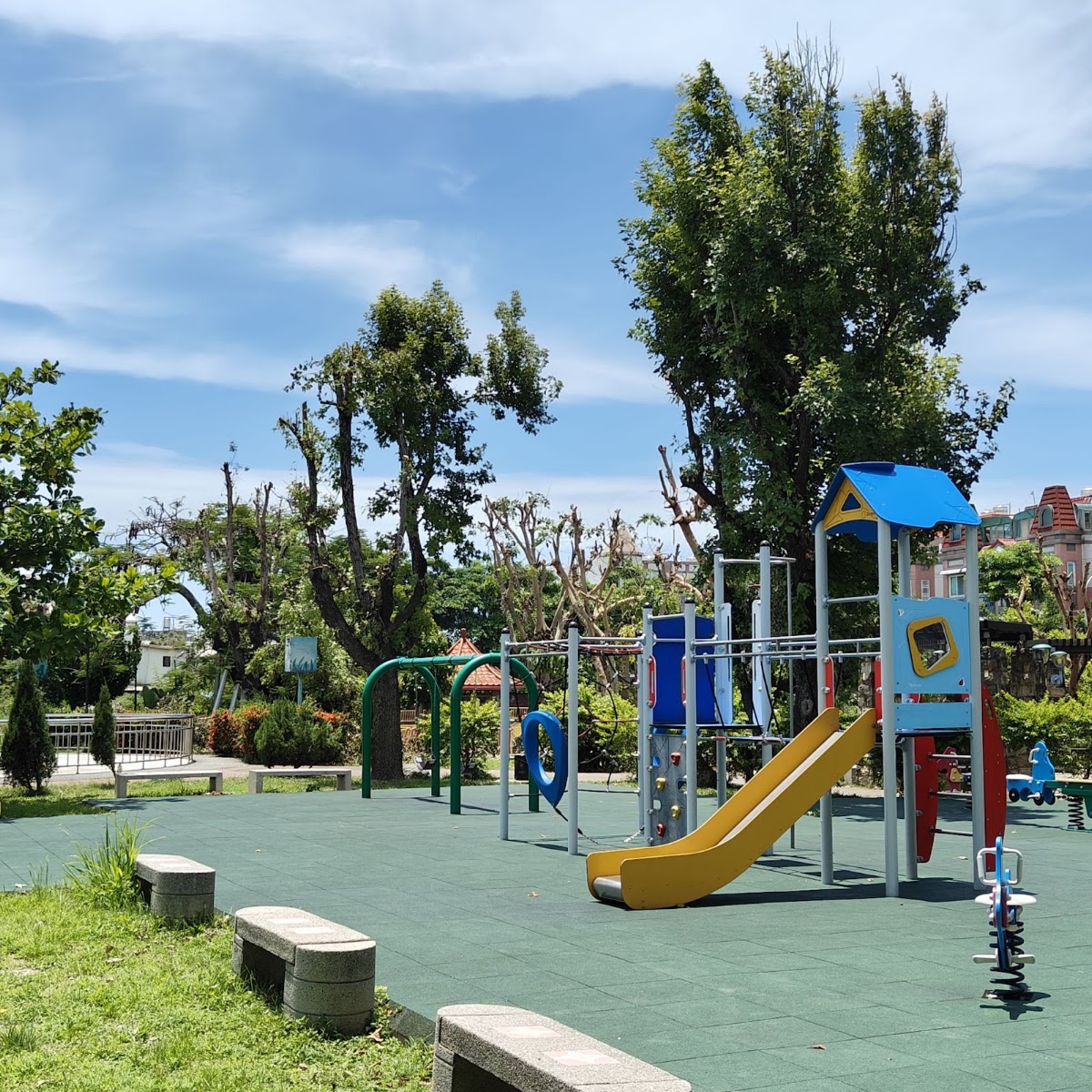 和美麗池公園溜滑梯